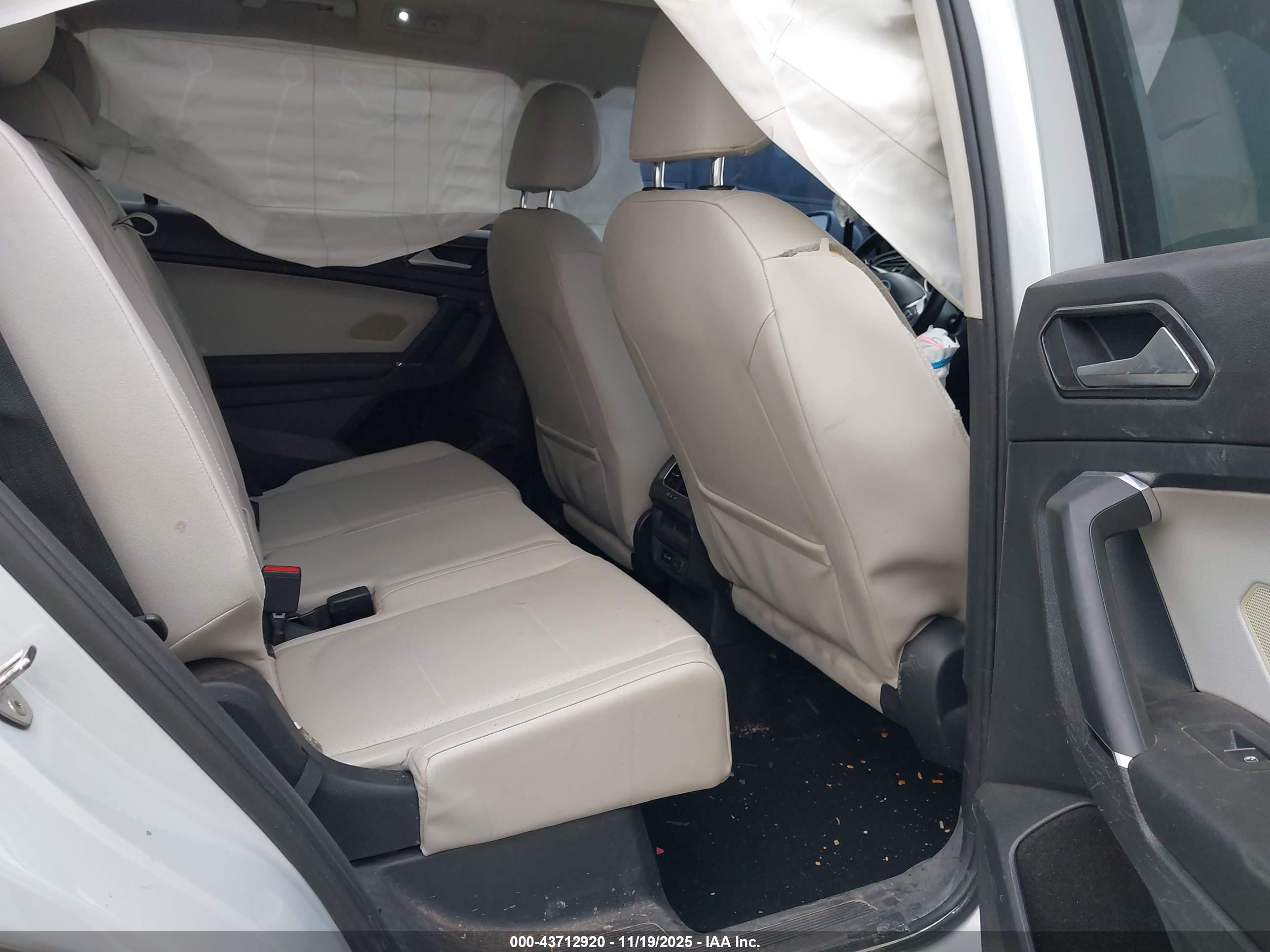 VOLKSWAGEN TIGUAN image 8