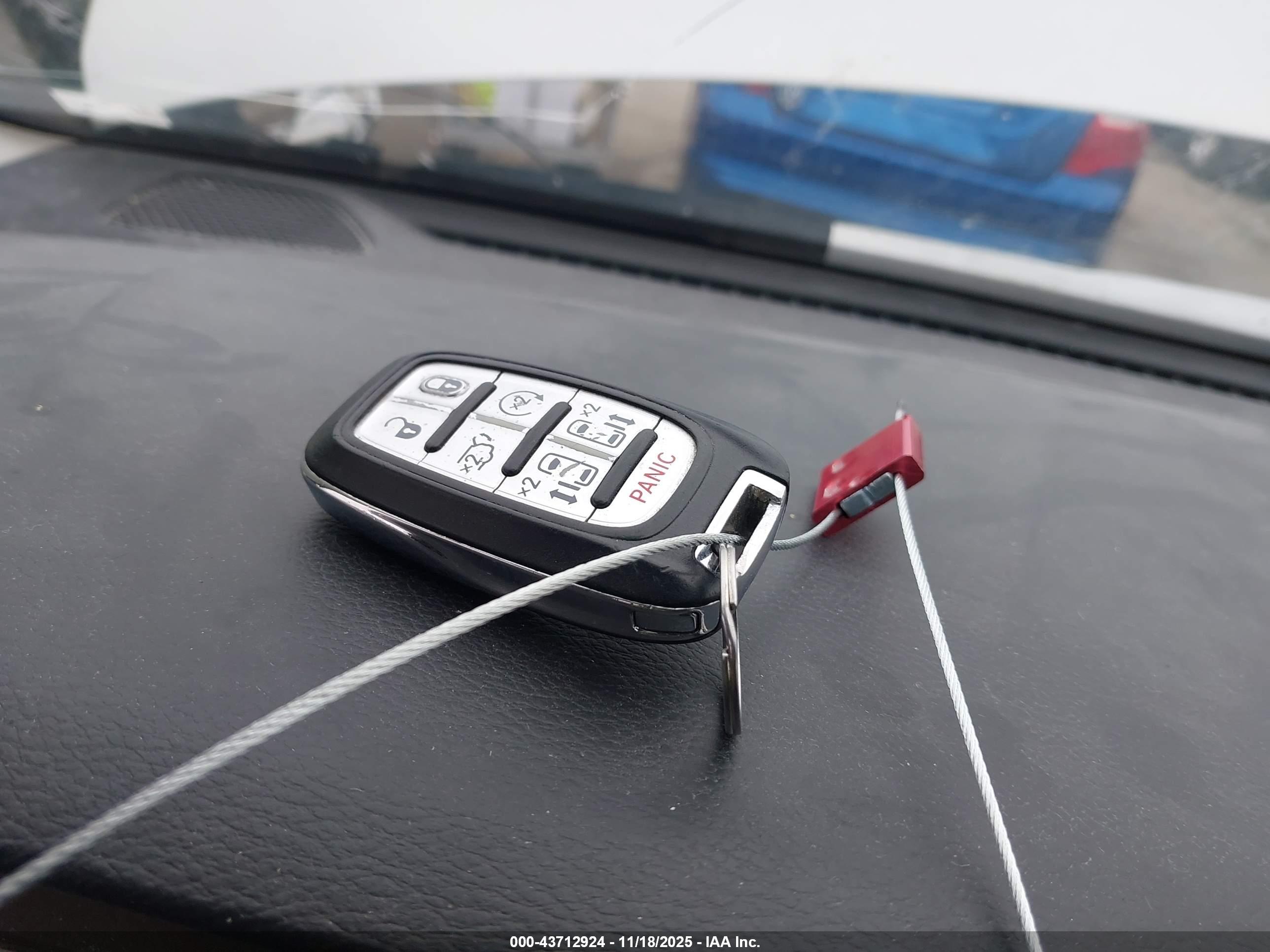 CHRYSLER PACIFICA image 11