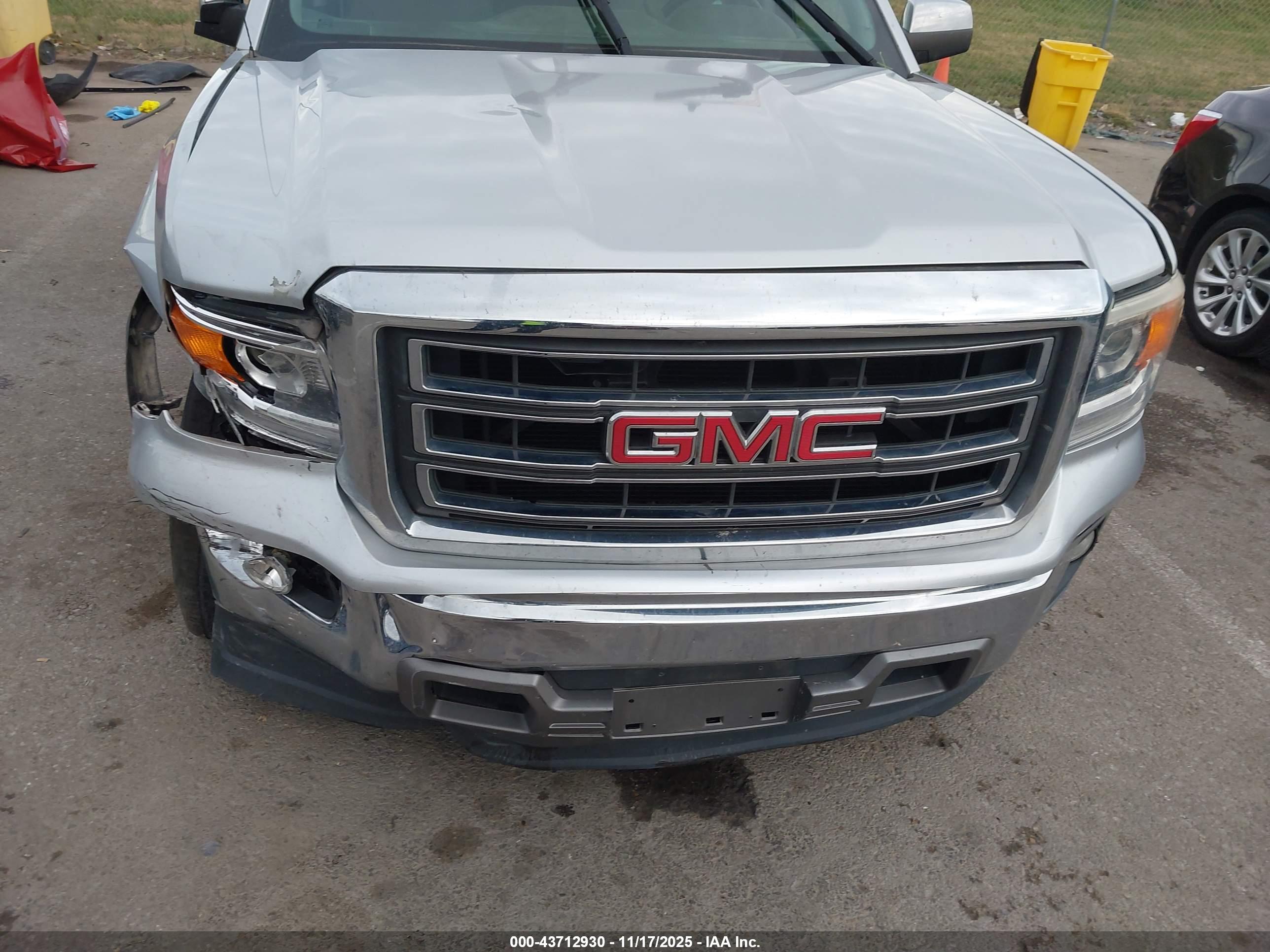 GMC SIERRA image 6