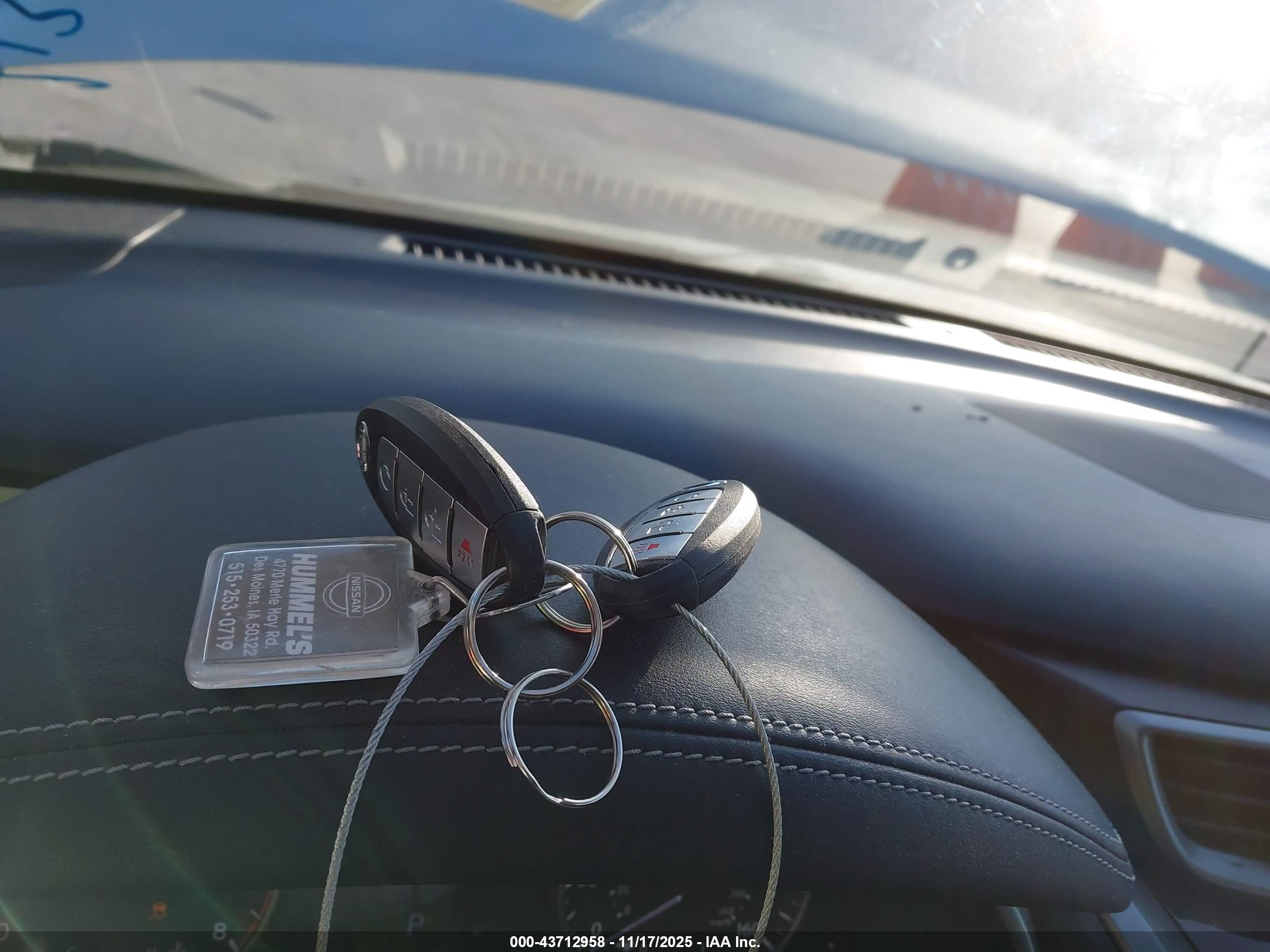 NISSAN MURANO image 11