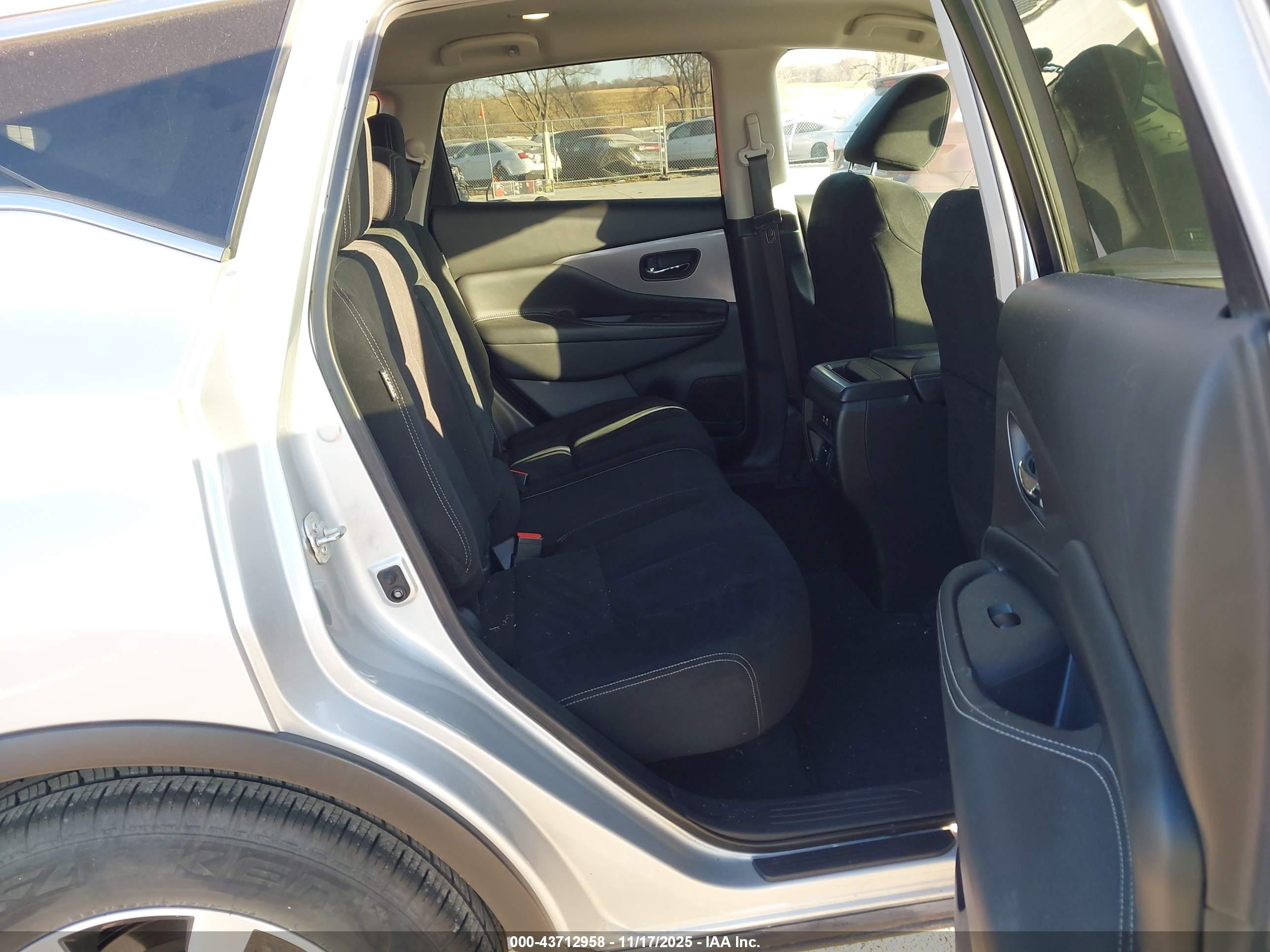 NISSAN MURANO image 8
