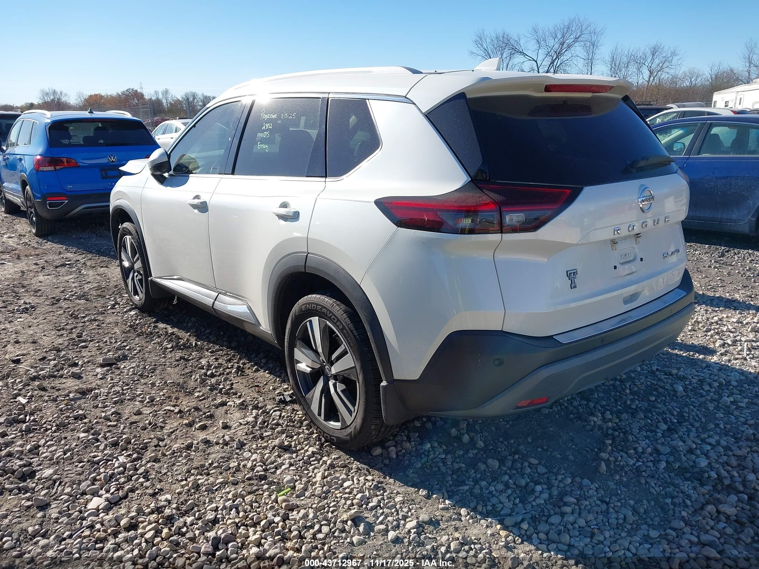 NISSAN ROGUE image 3