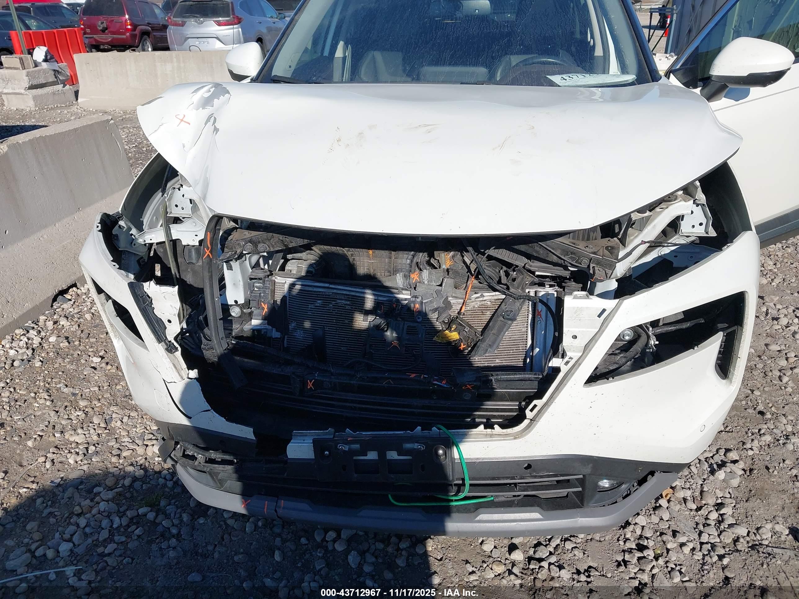 NISSAN ROGUE image 6