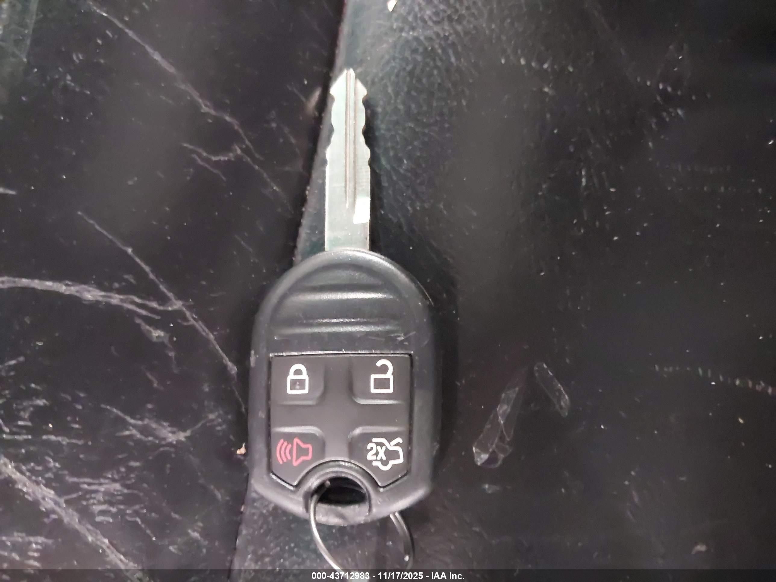 FORD EXPLORER image 11