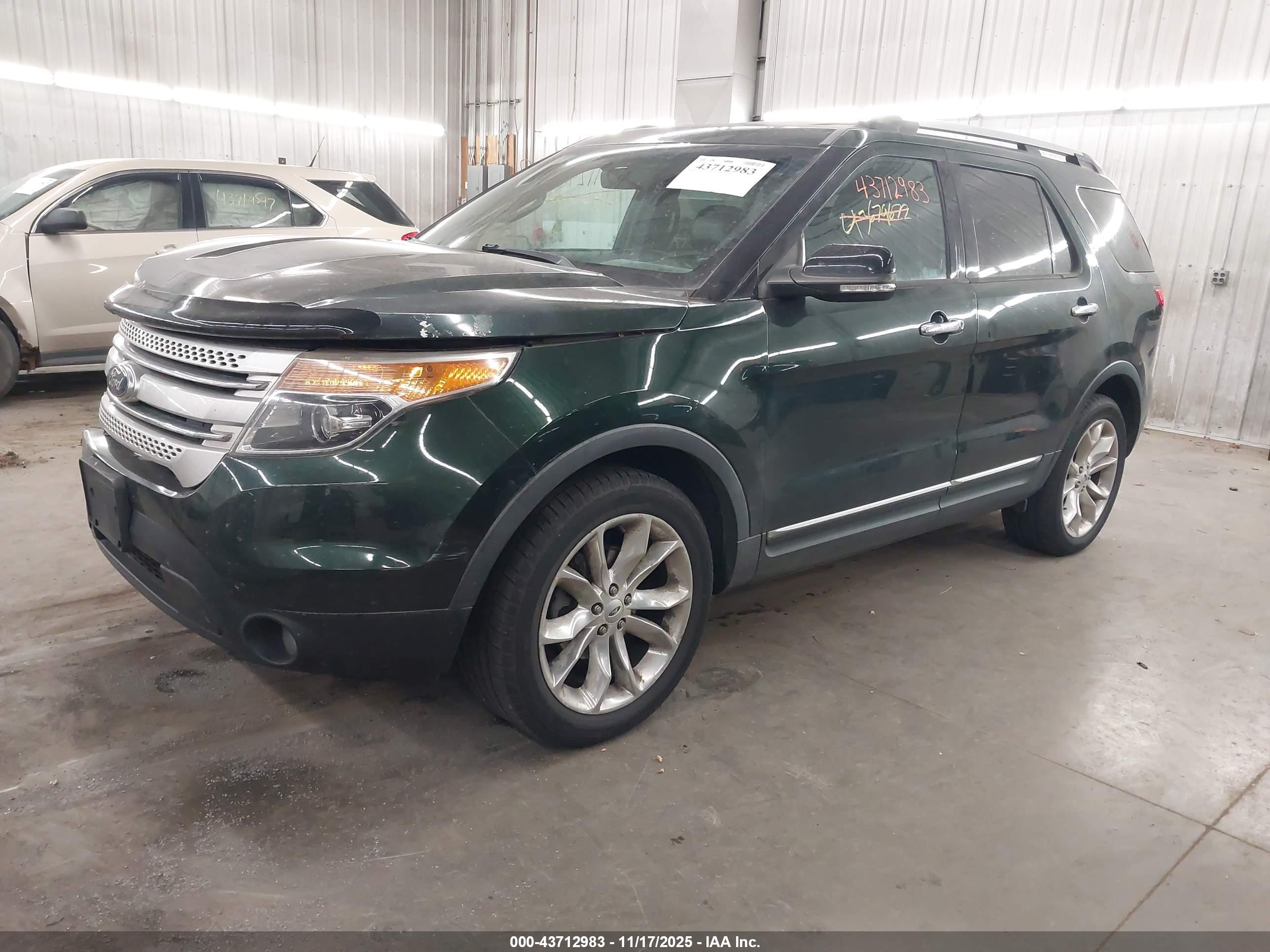 FORD EXPLORER image 2