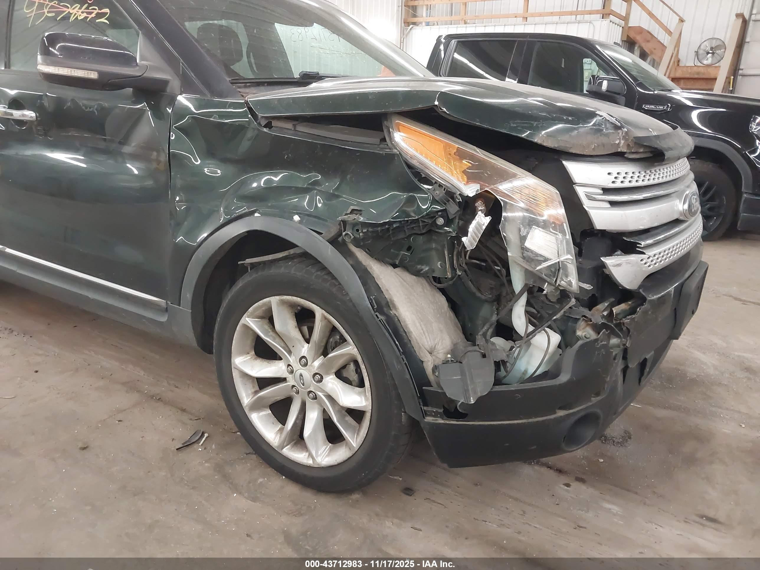 FORD EXPLORER image 6