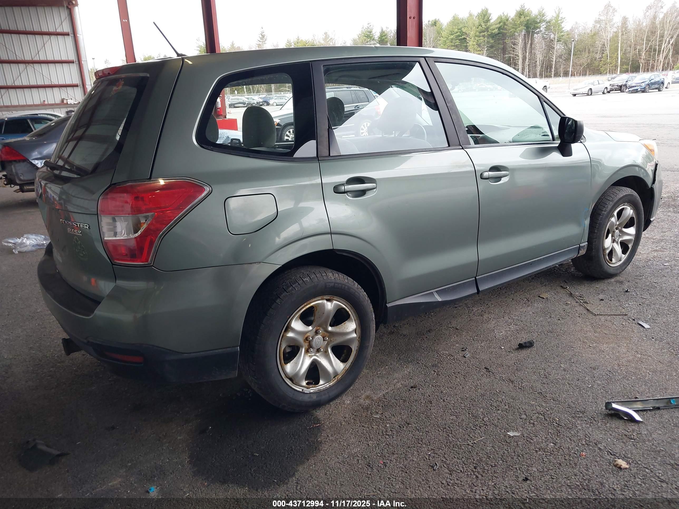 SUBARU FORESTER image 4