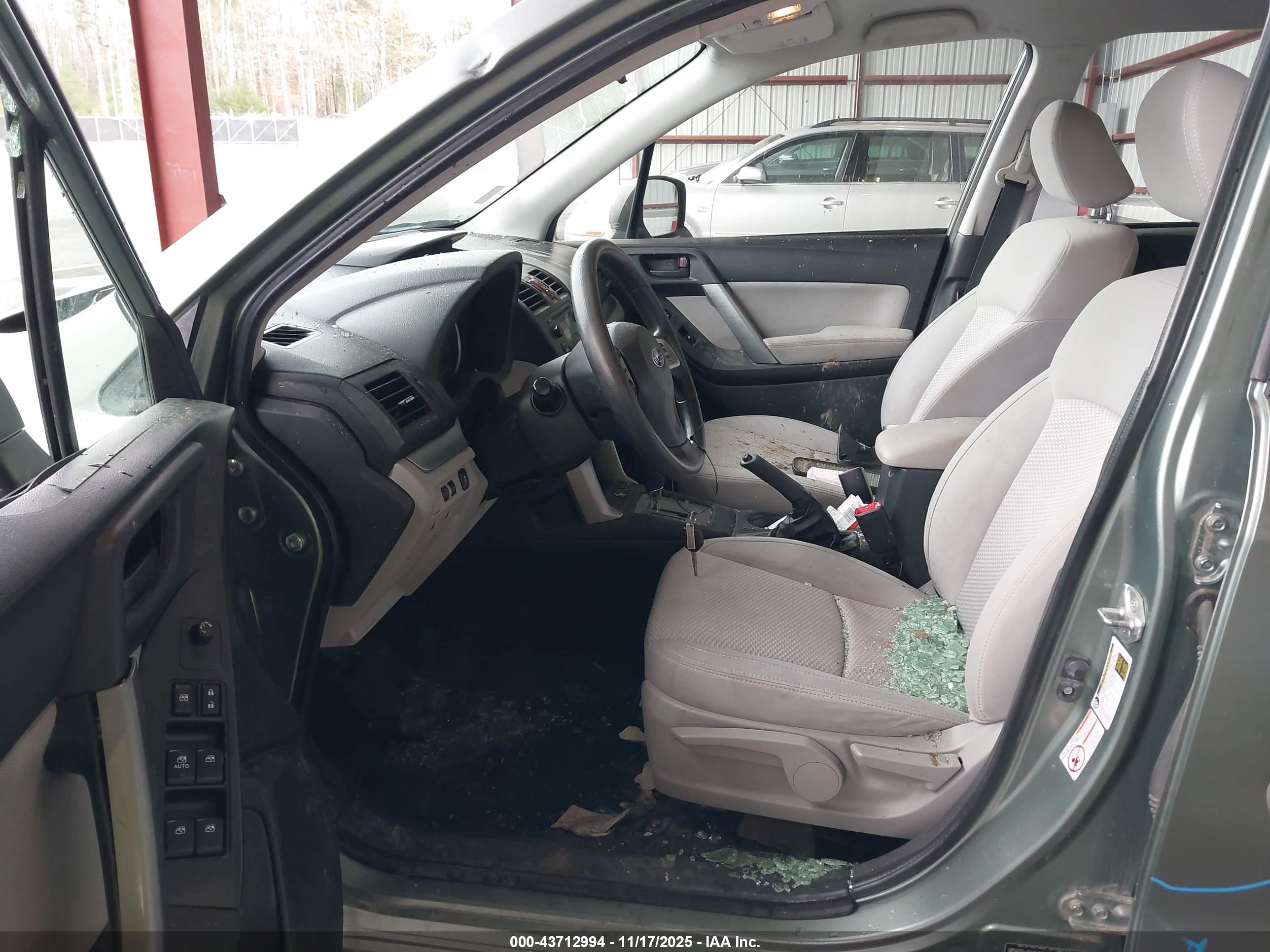 SUBARU FORESTER image 5