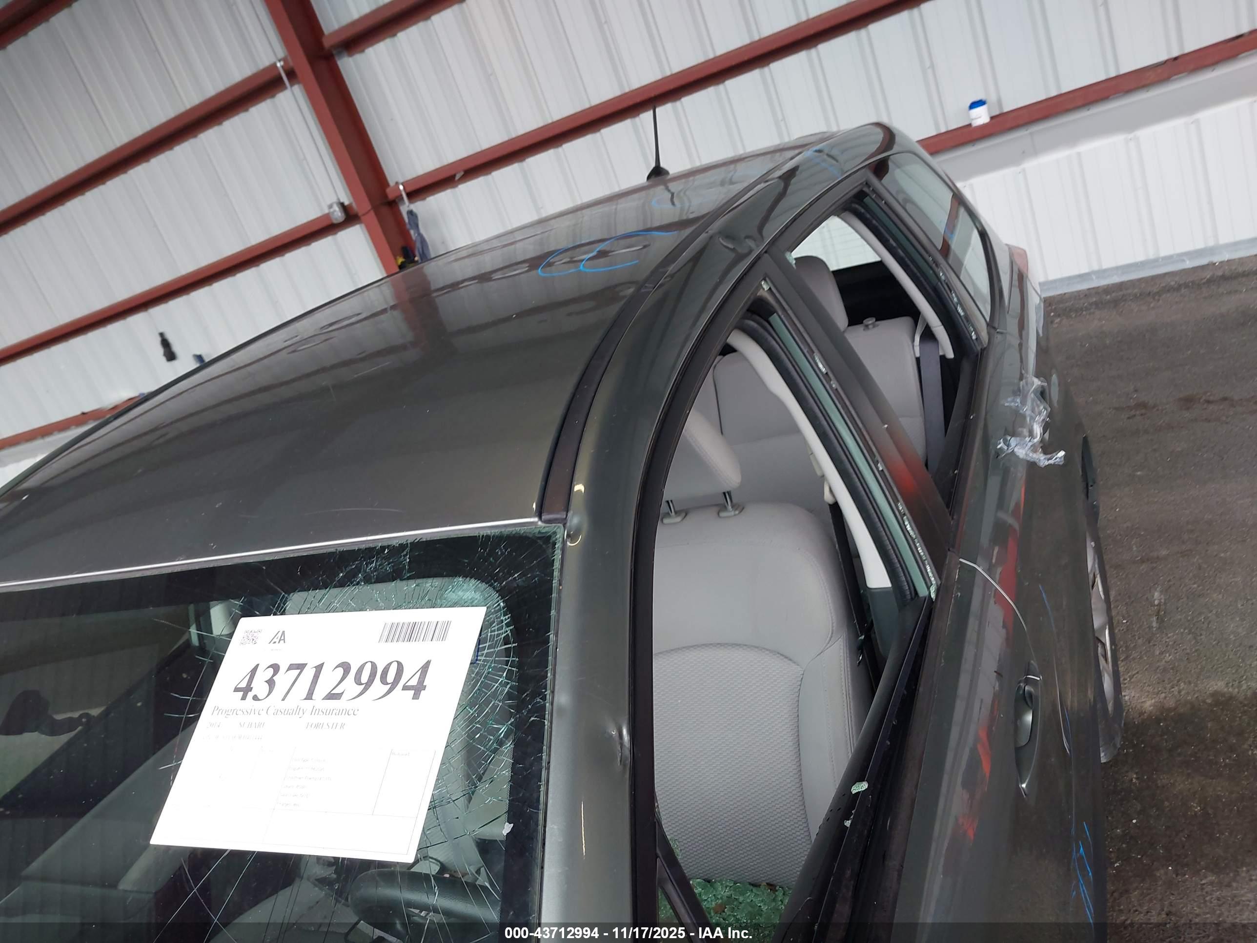 SUBARU FORESTER image 6