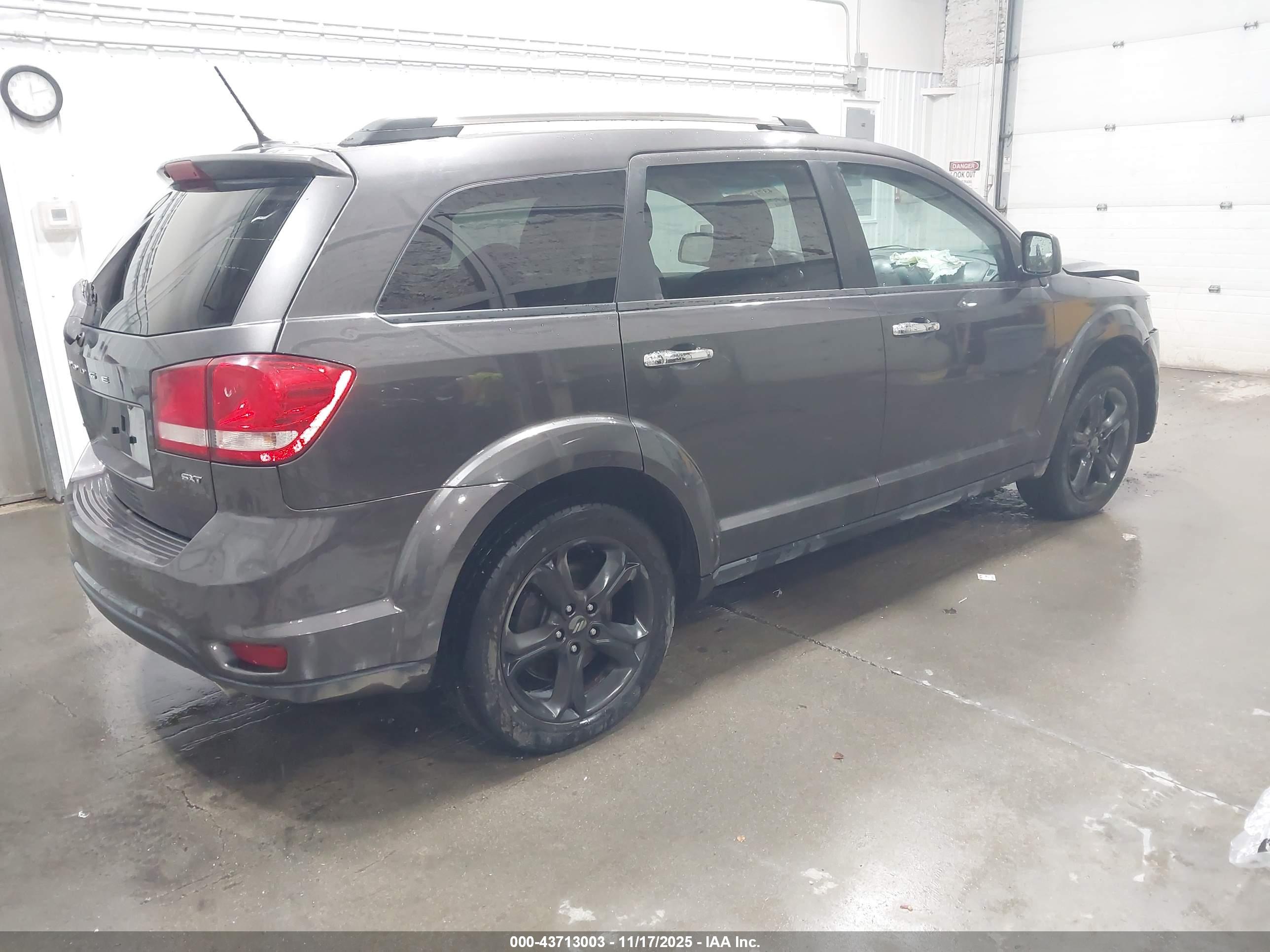 DODGE JOURNEY image 4