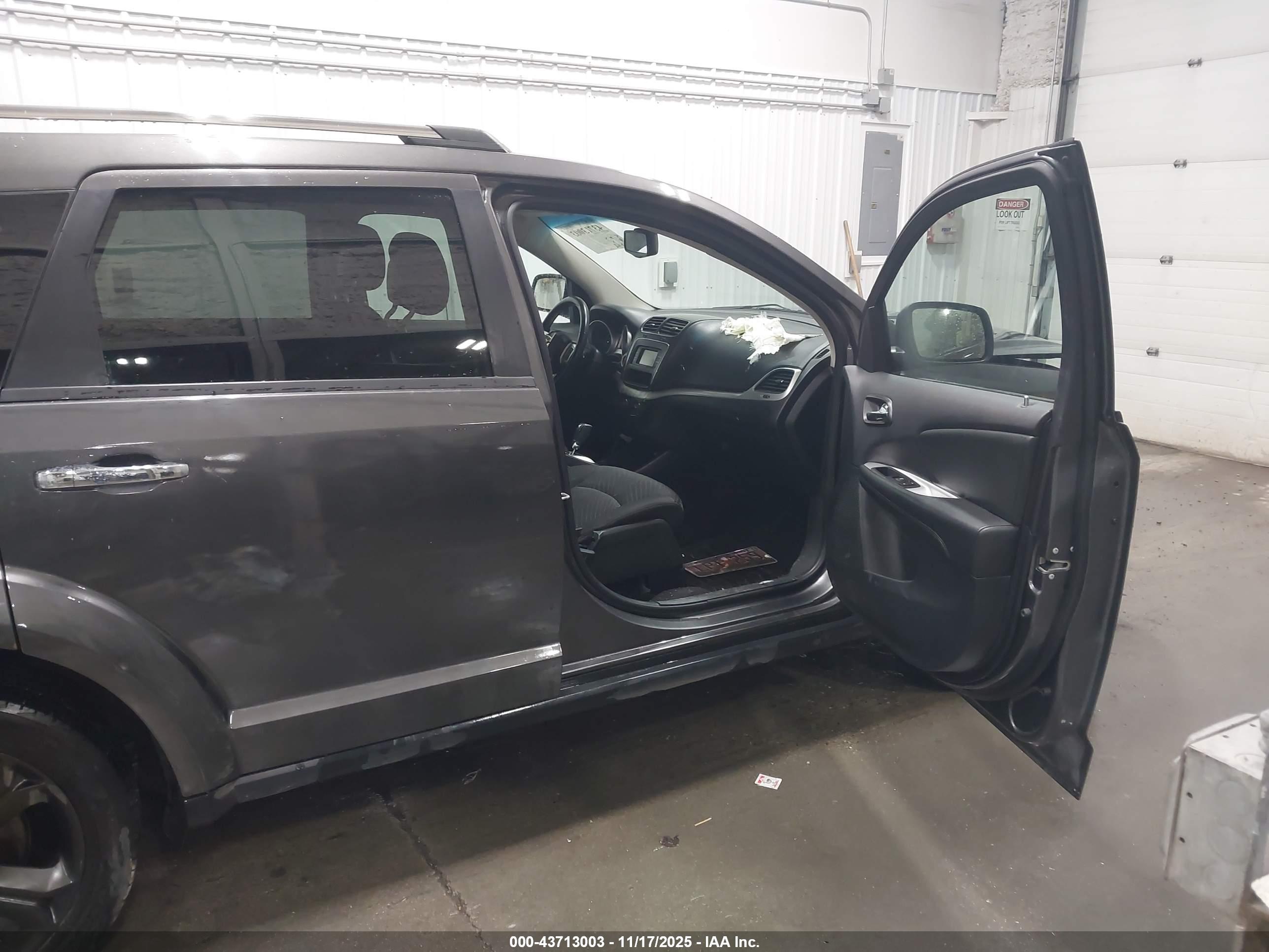 DODGE JOURNEY image 5