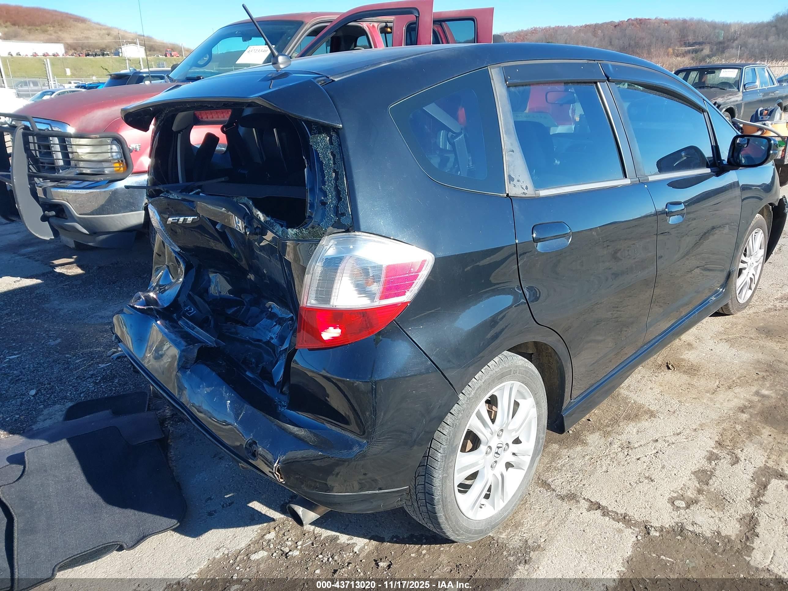 HONDA FIT image 4