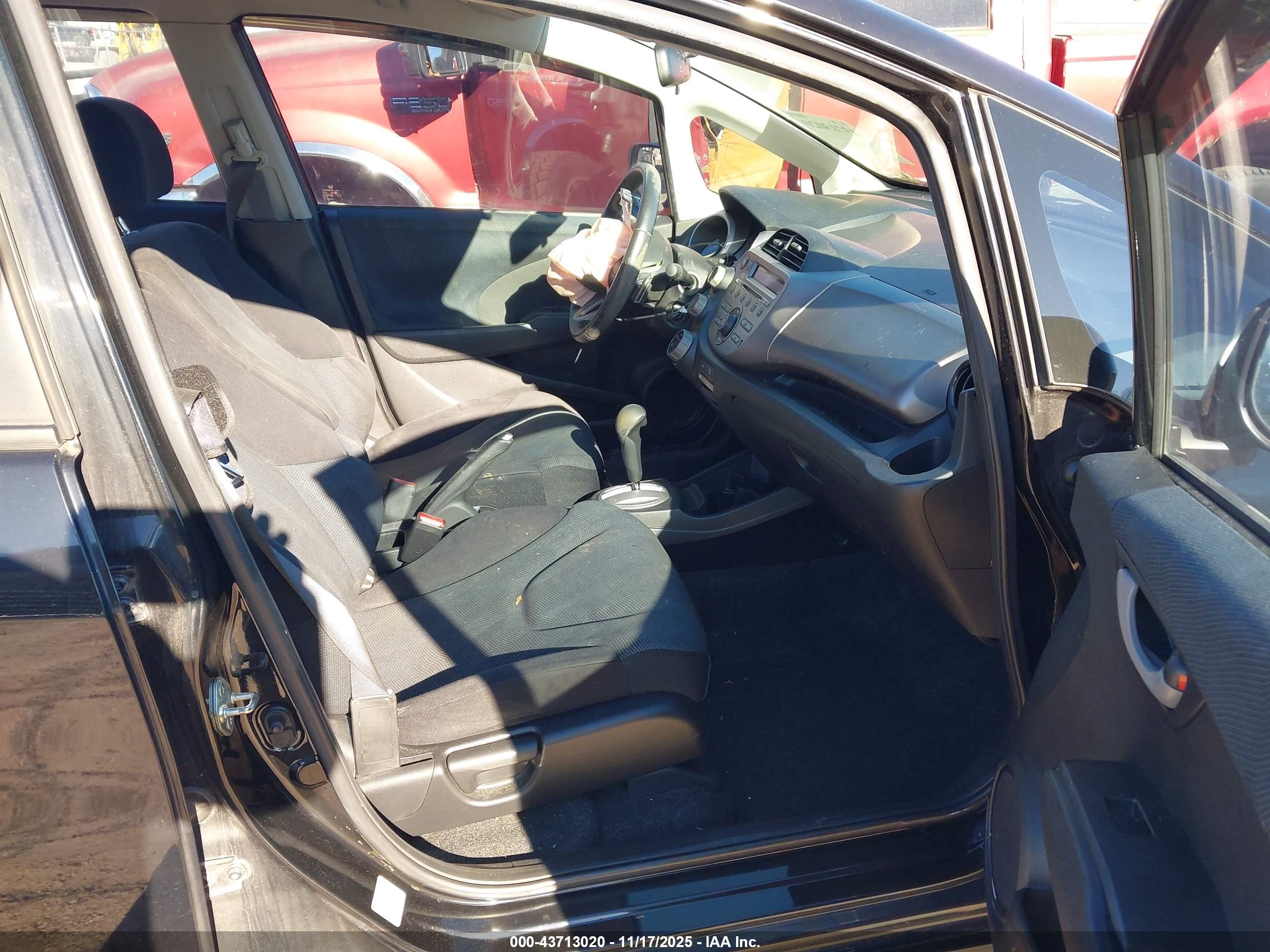 HONDA FIT image 5