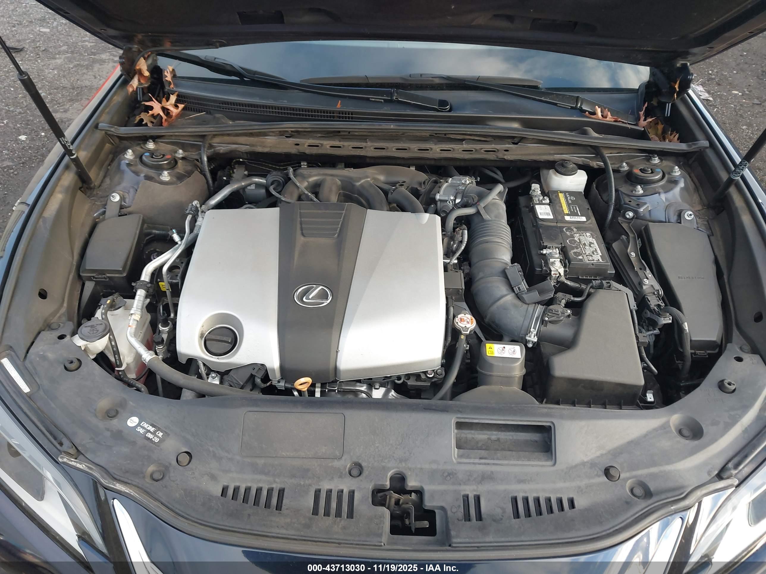 LEXUS ES image 10
