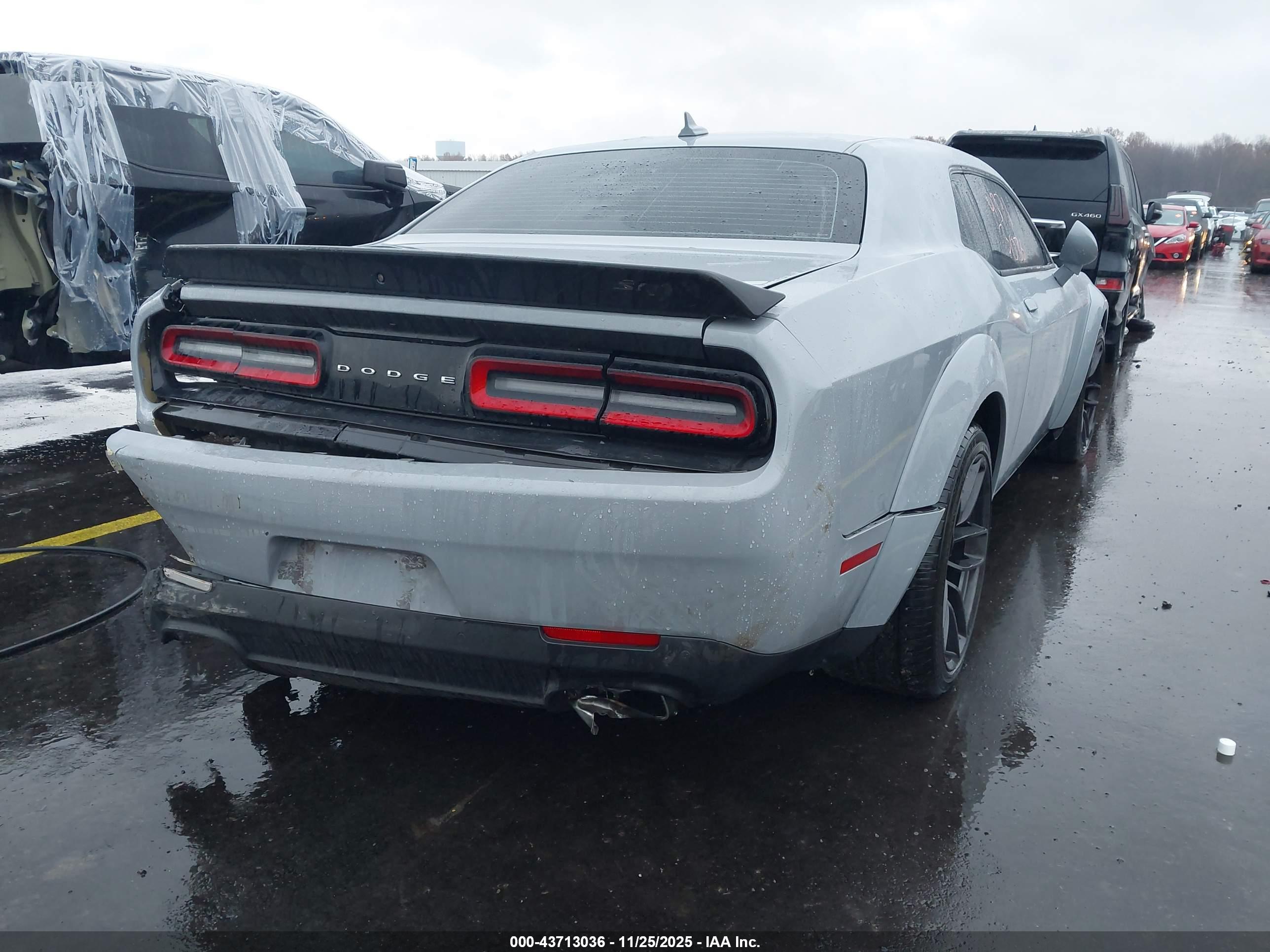 DODGE CHALLENGER image 4