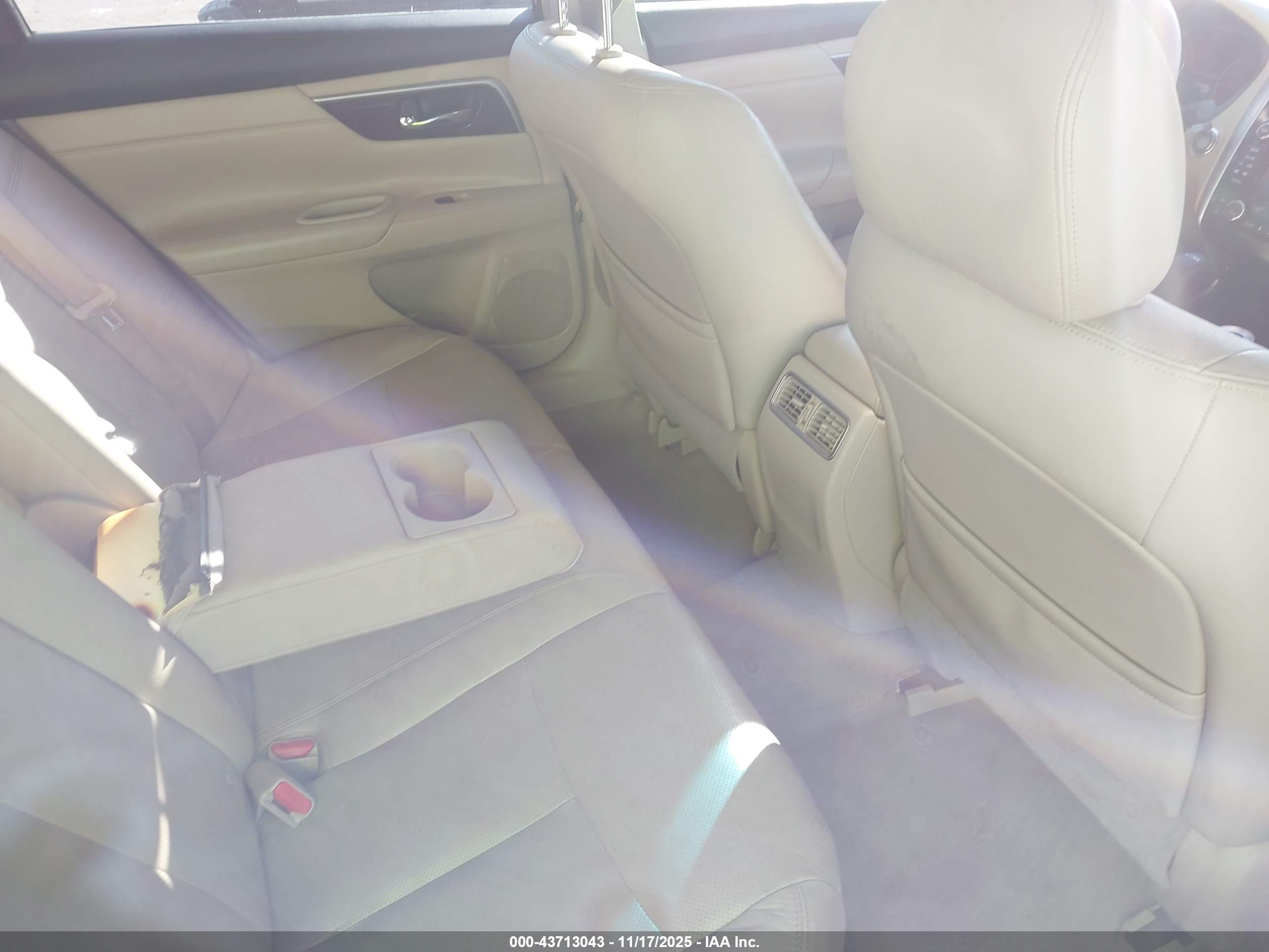 NISSAN ALTIMA image 8