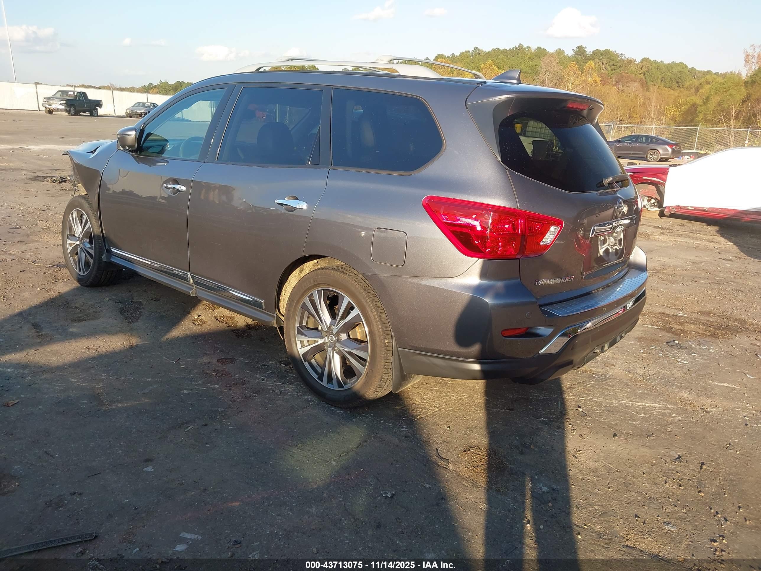 NISSAN PATHFINDER image 3