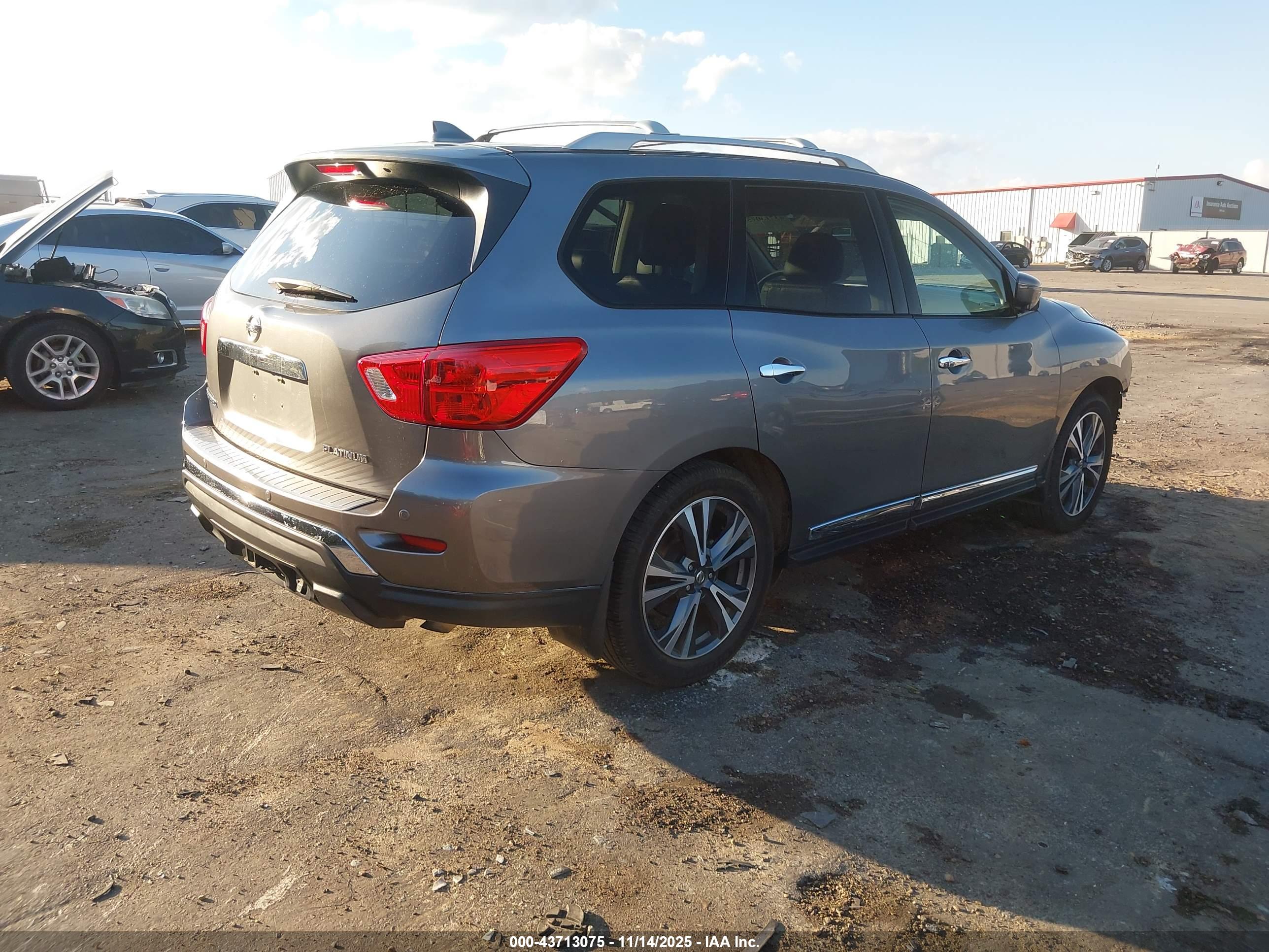 NISSAN PATHFINDER image 4