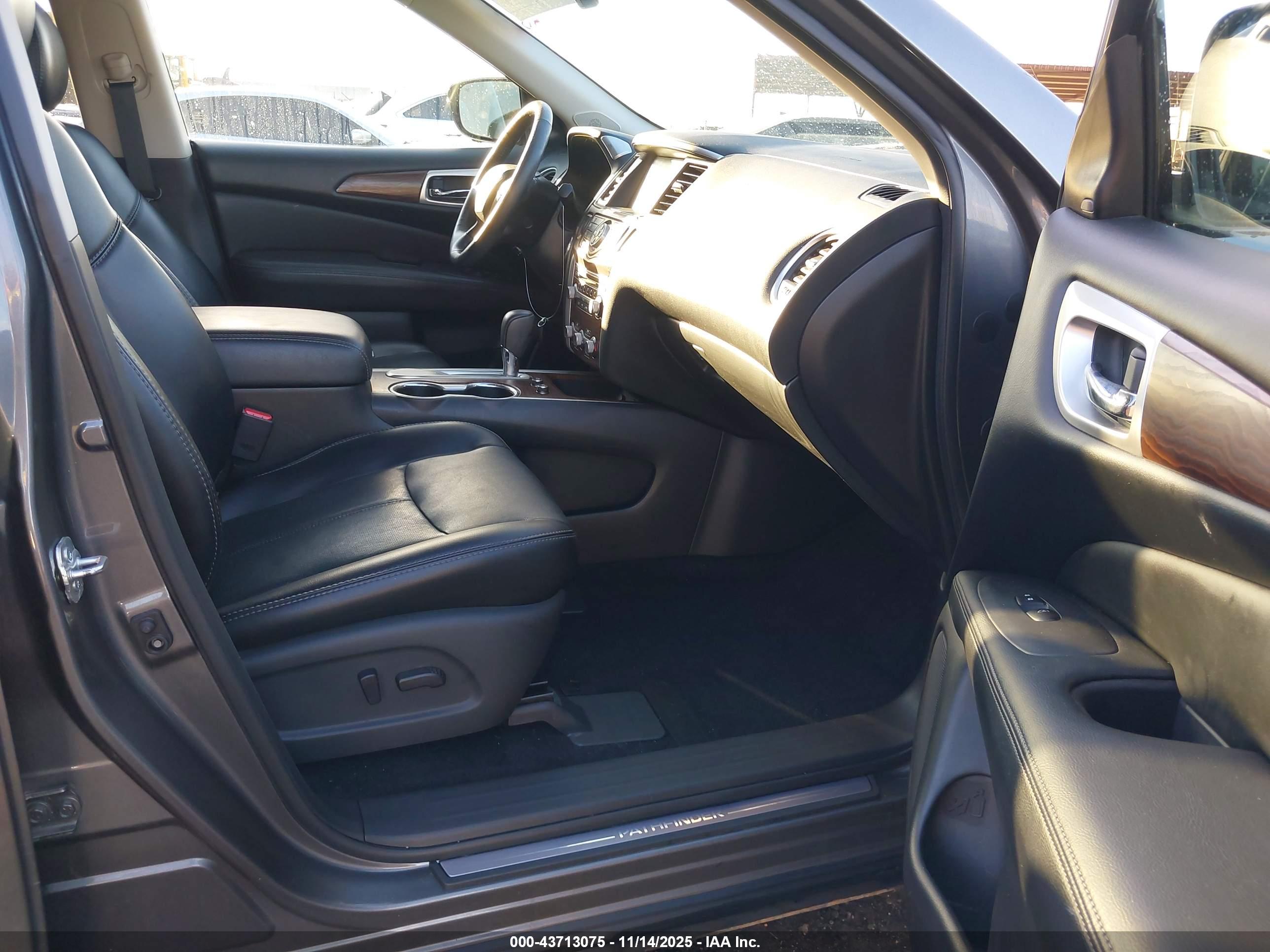 NISSAN PATHFINDER image 5