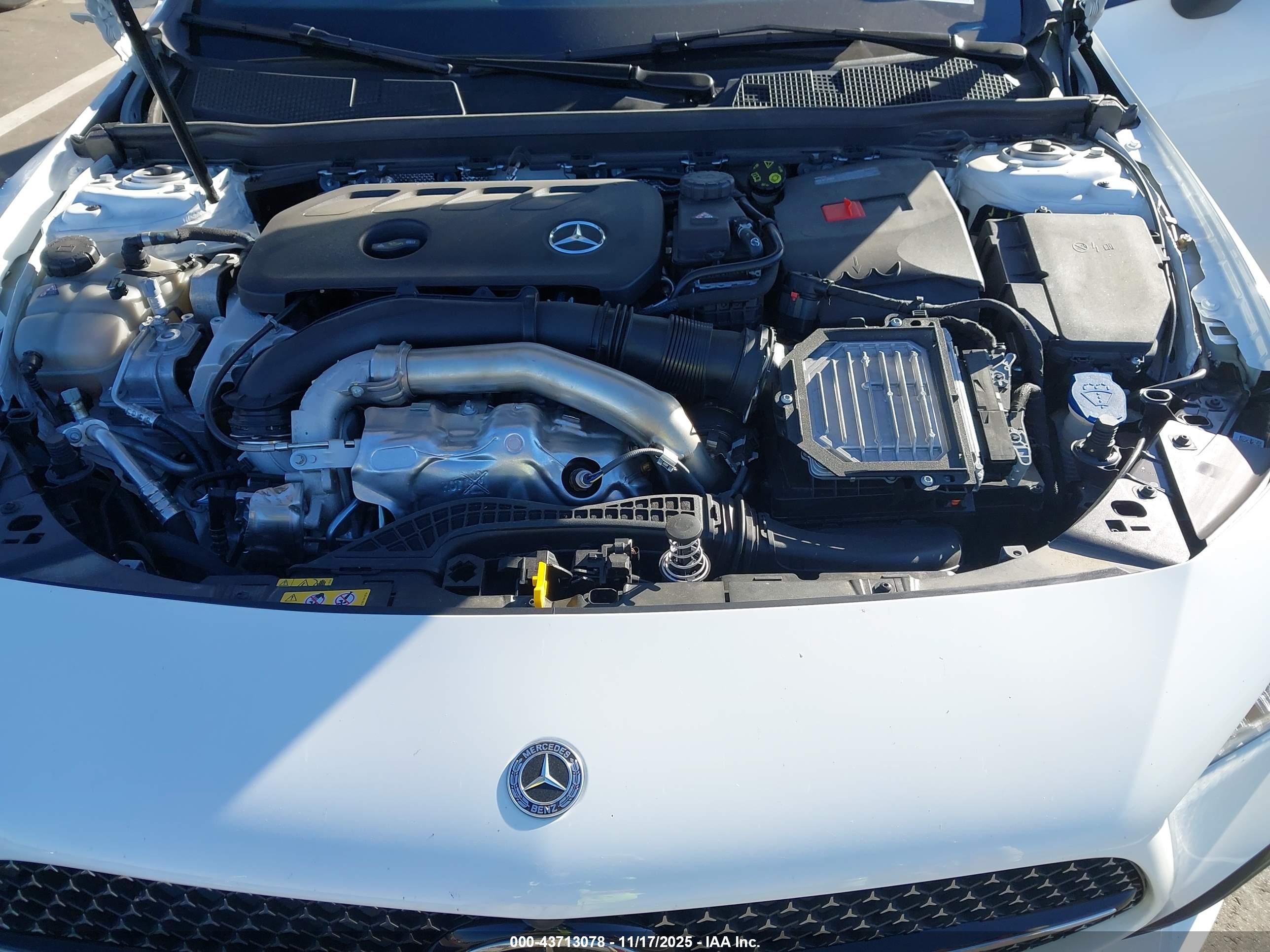 MERCEDES-BENZ CLA image 10