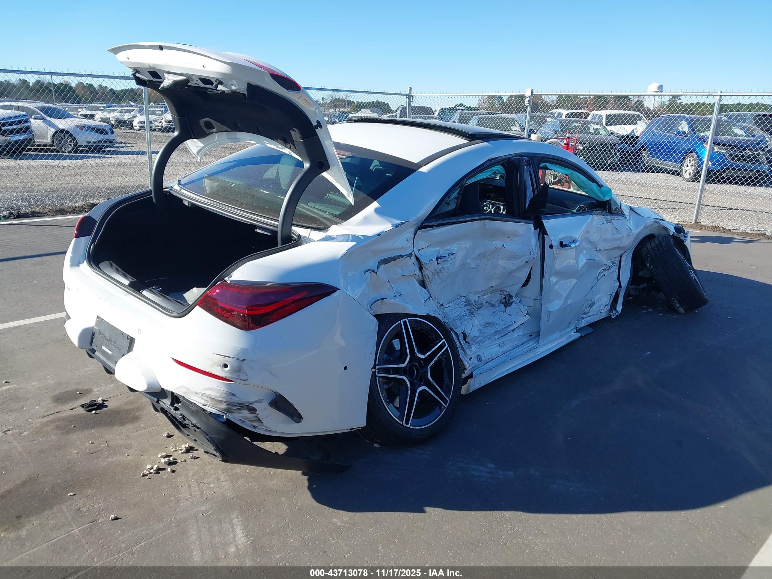 MERCEDES-BENZ CLA image 4