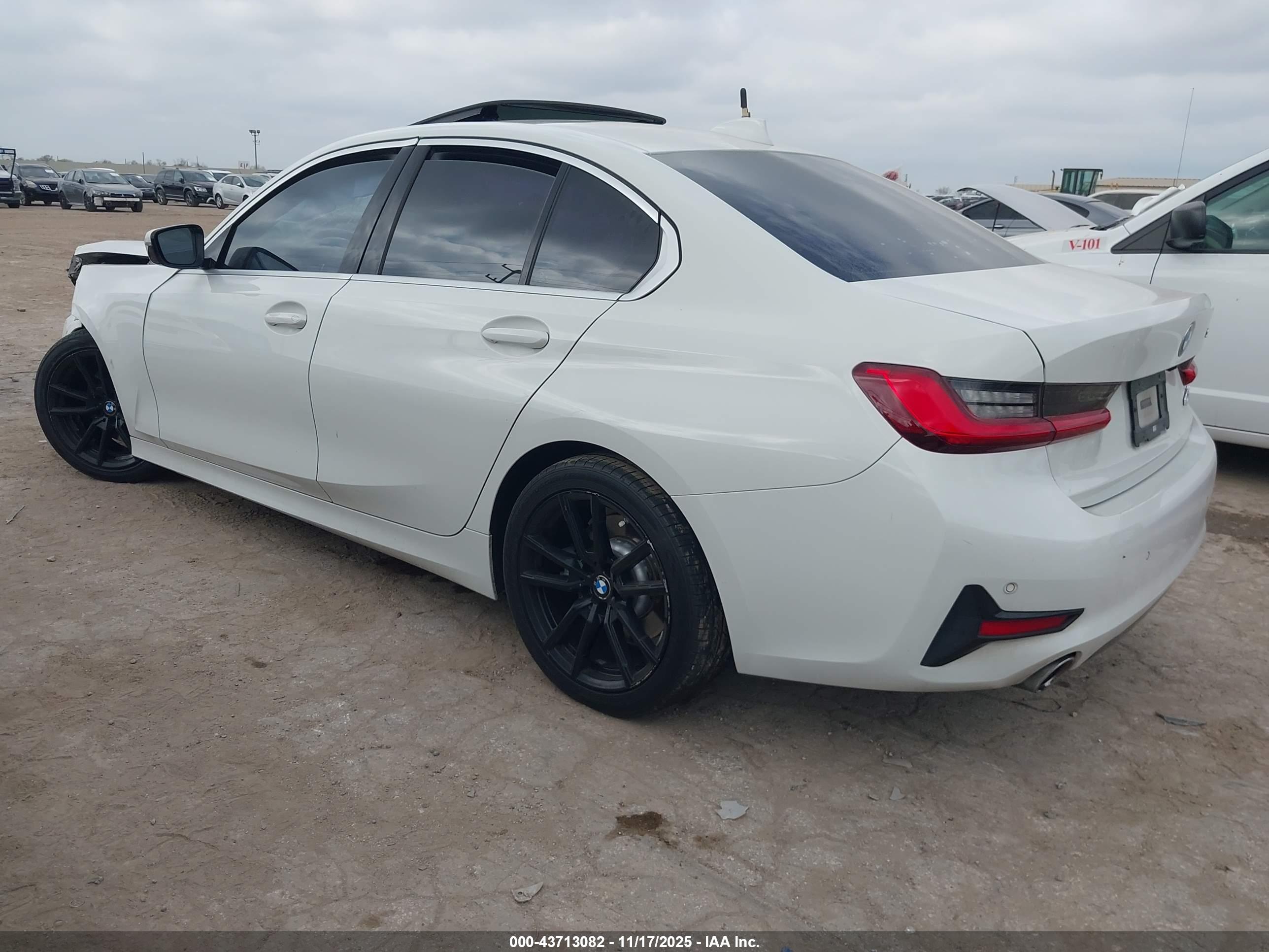 BMW 330I image 3