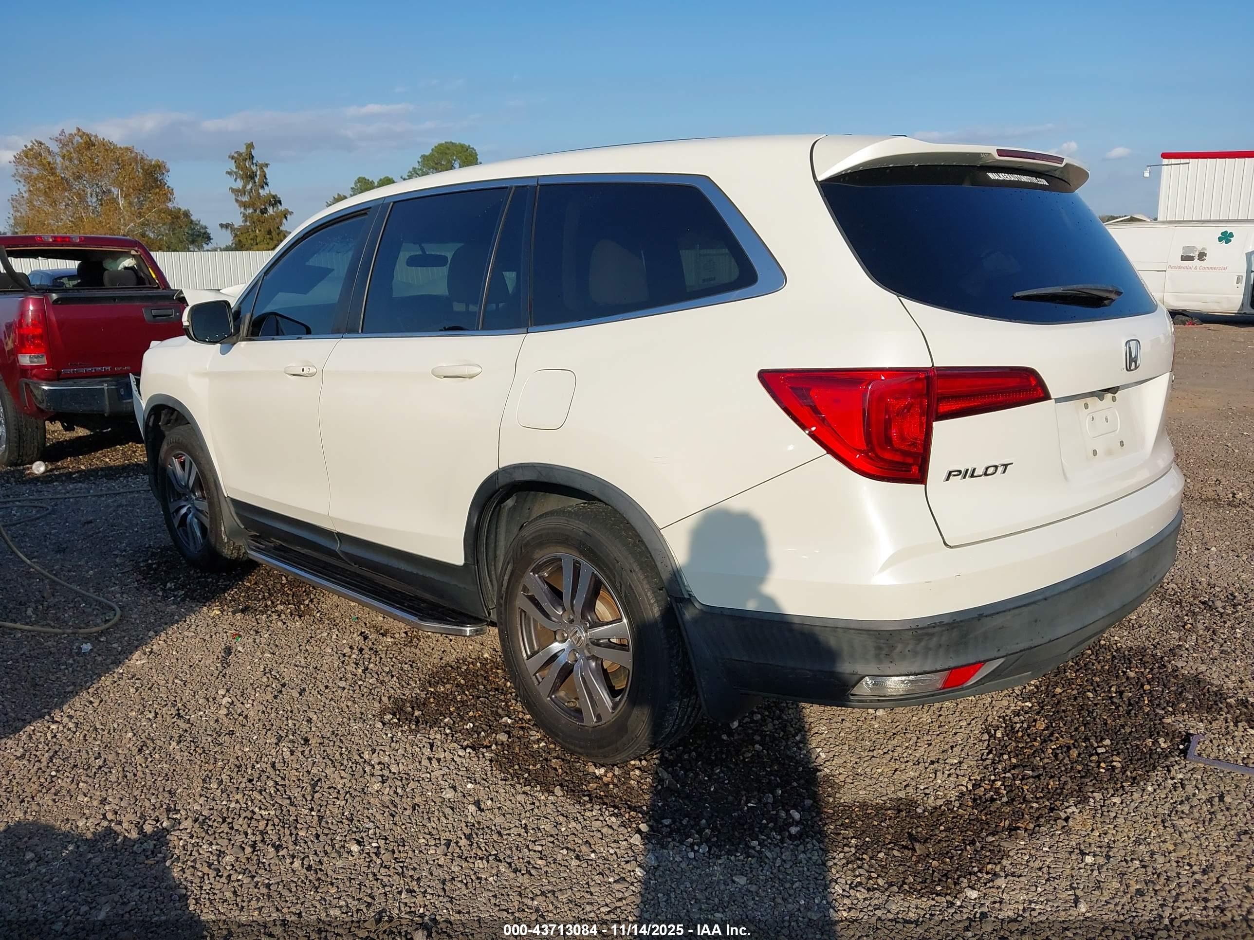 HONDA PILOT image 3