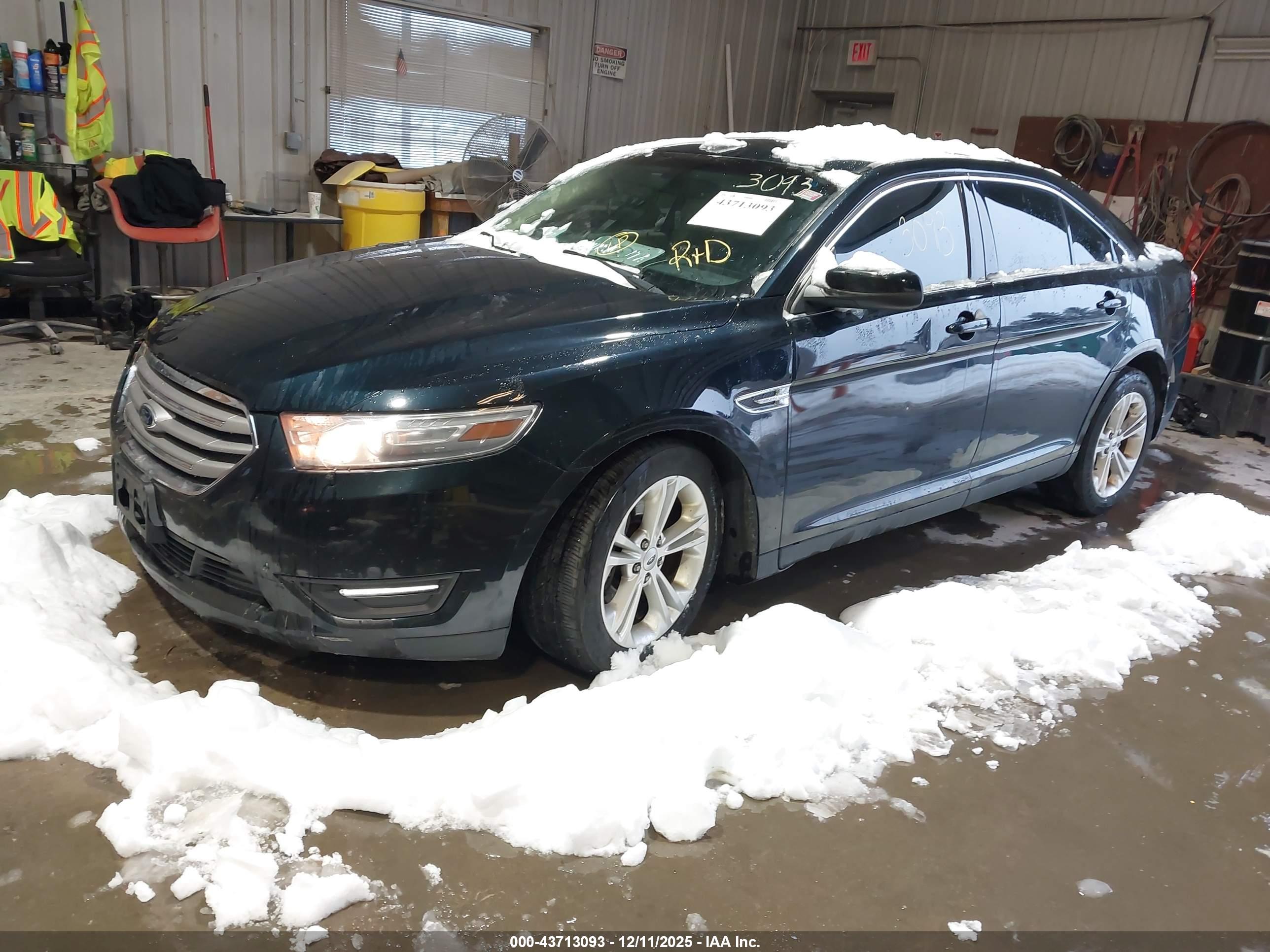 FORD TAURUS image 2