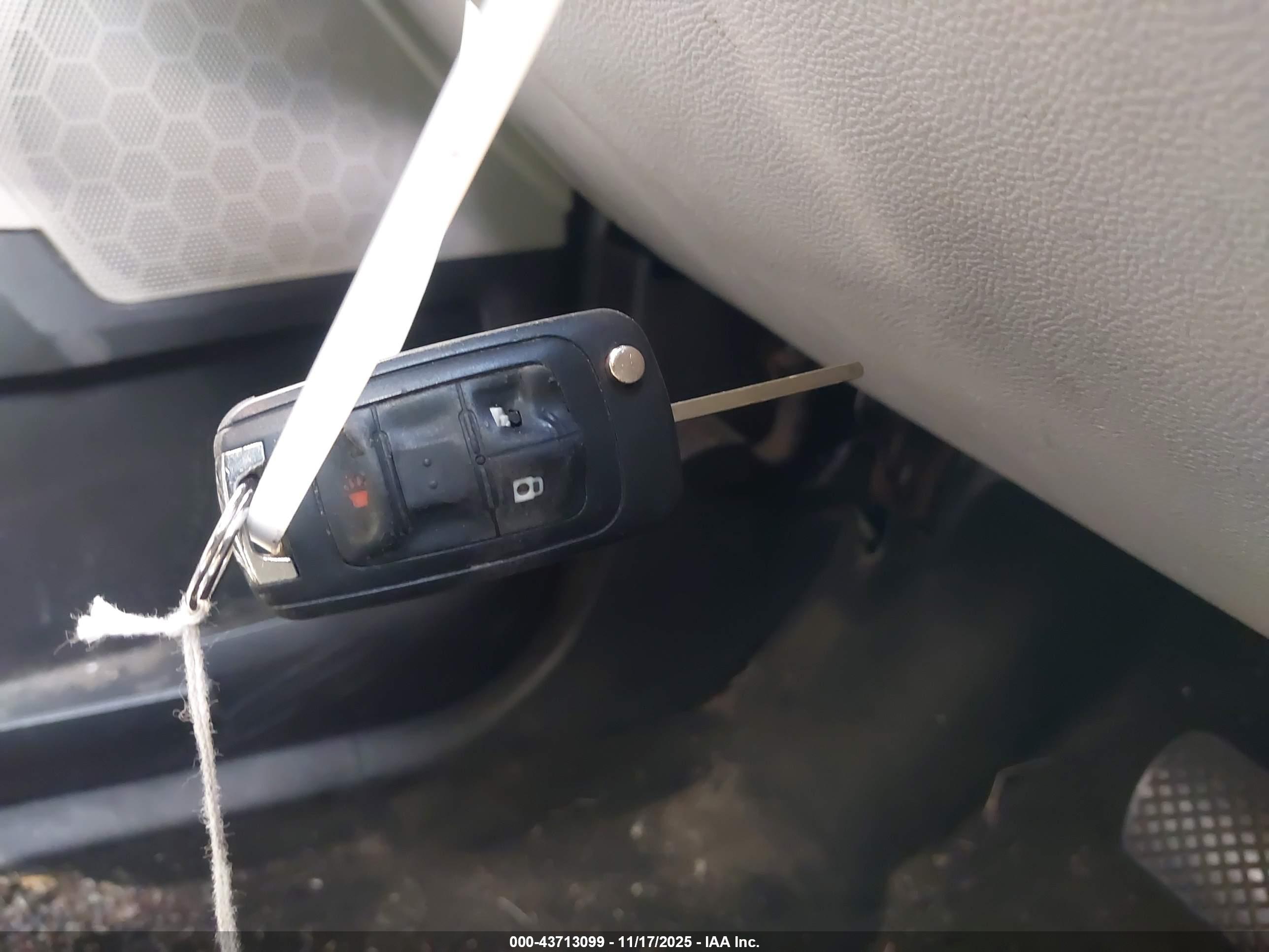 CHEVROLET EQUINOX image 11