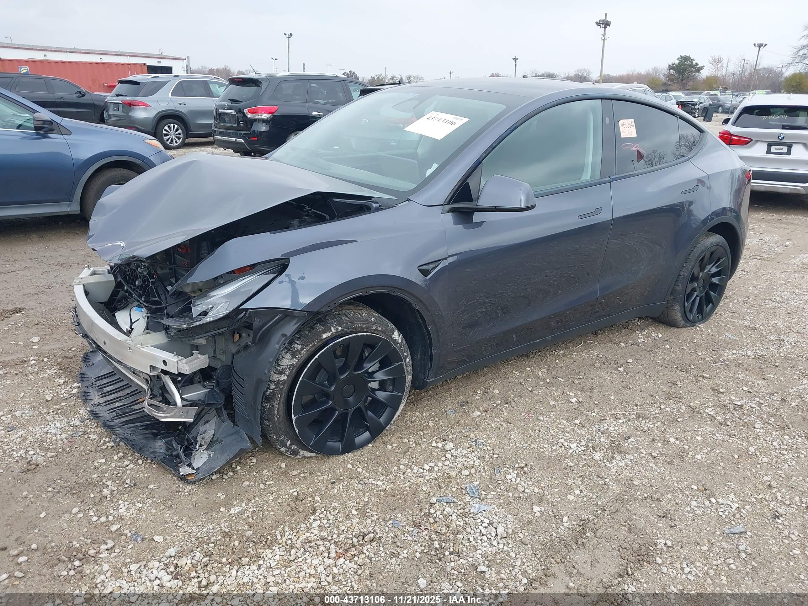 TESLA MODEL image 2