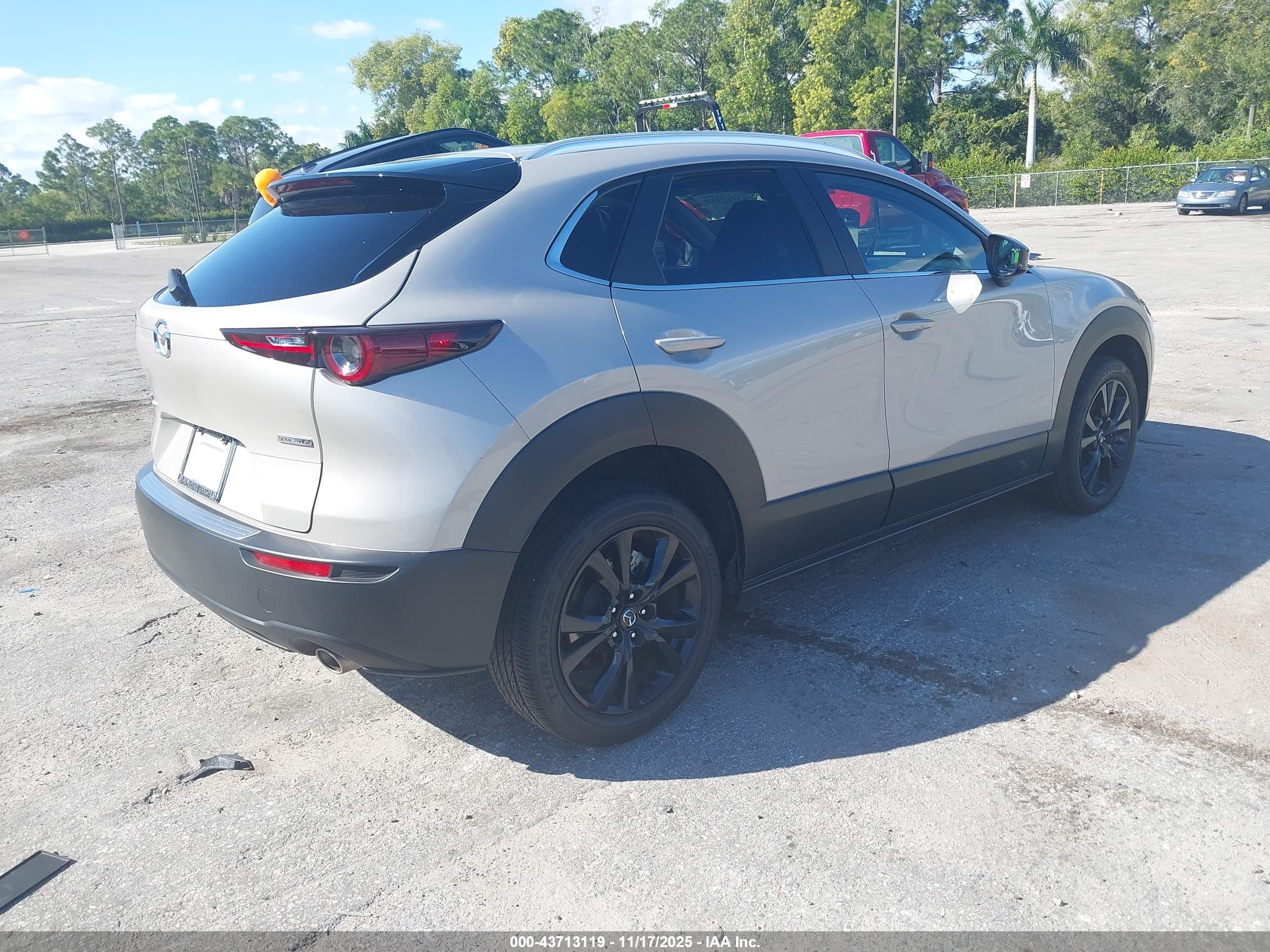 MAZDA CX-30 image 4