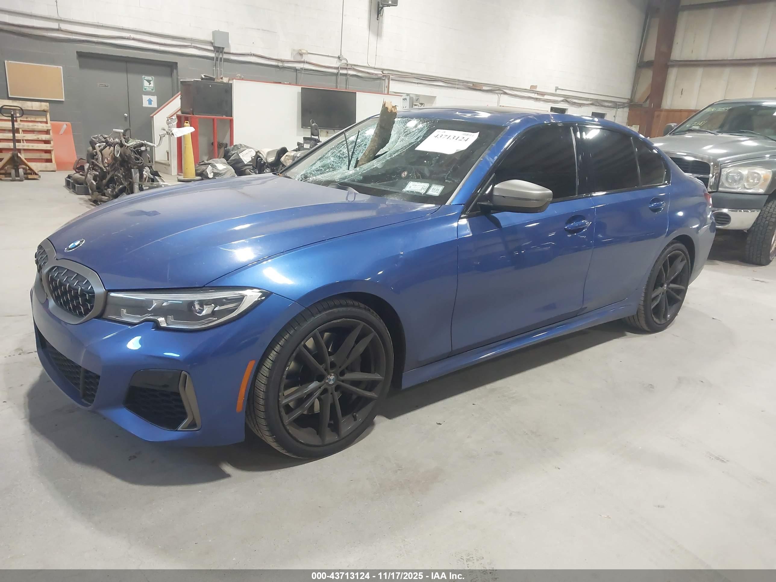 BMW 3 image 2