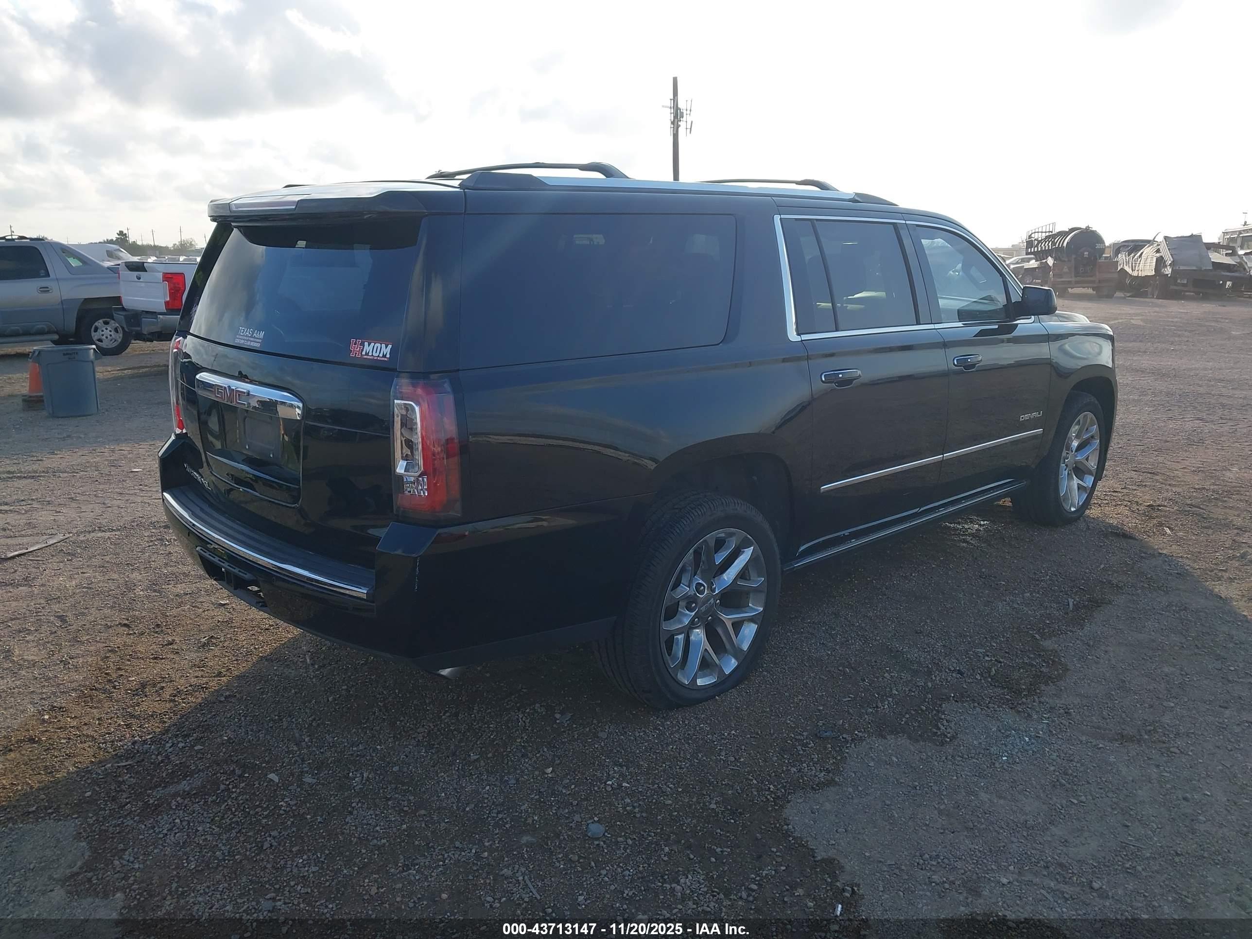 GMC YUKON image 4
