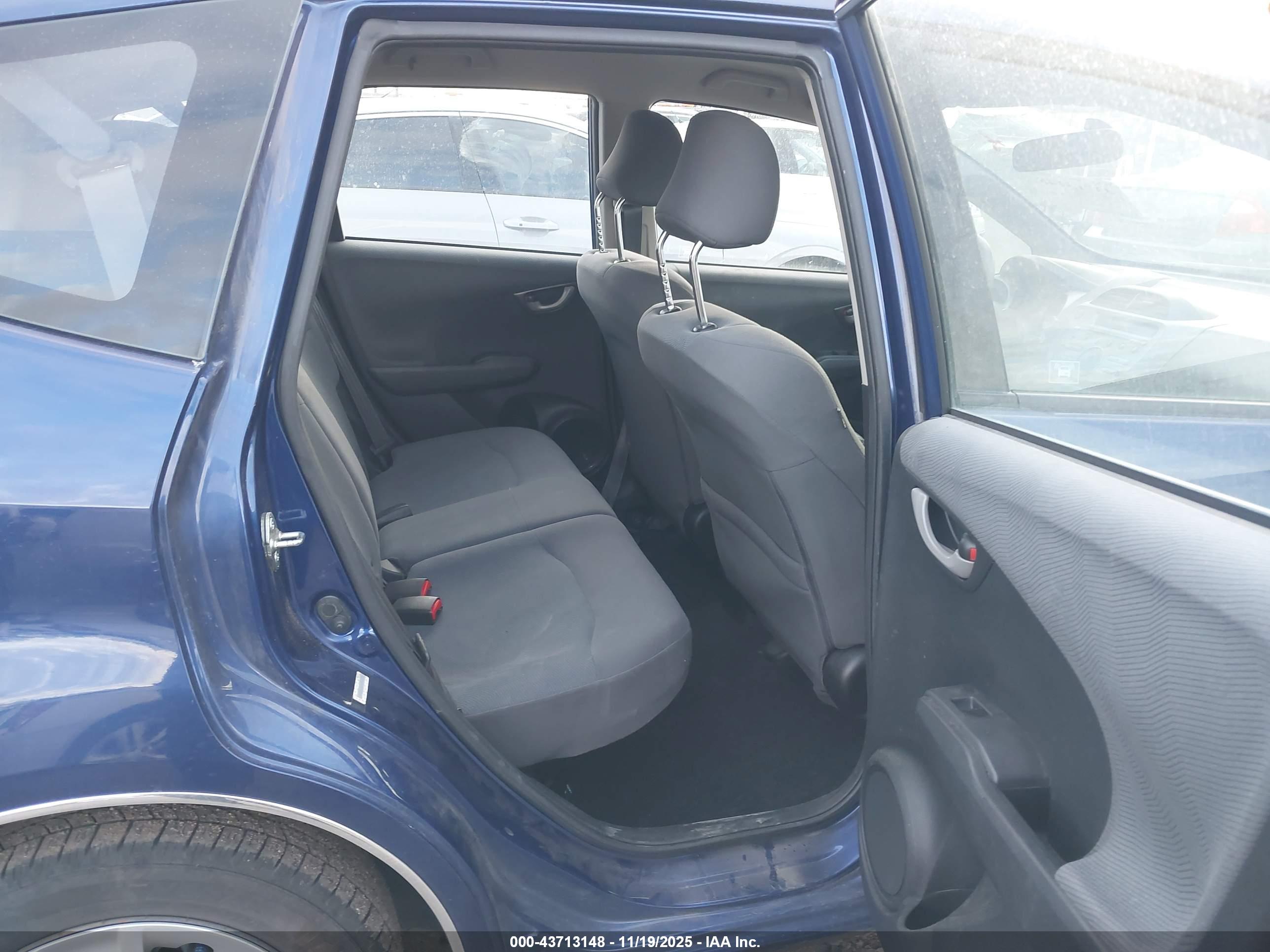 HONDA FIT image 8