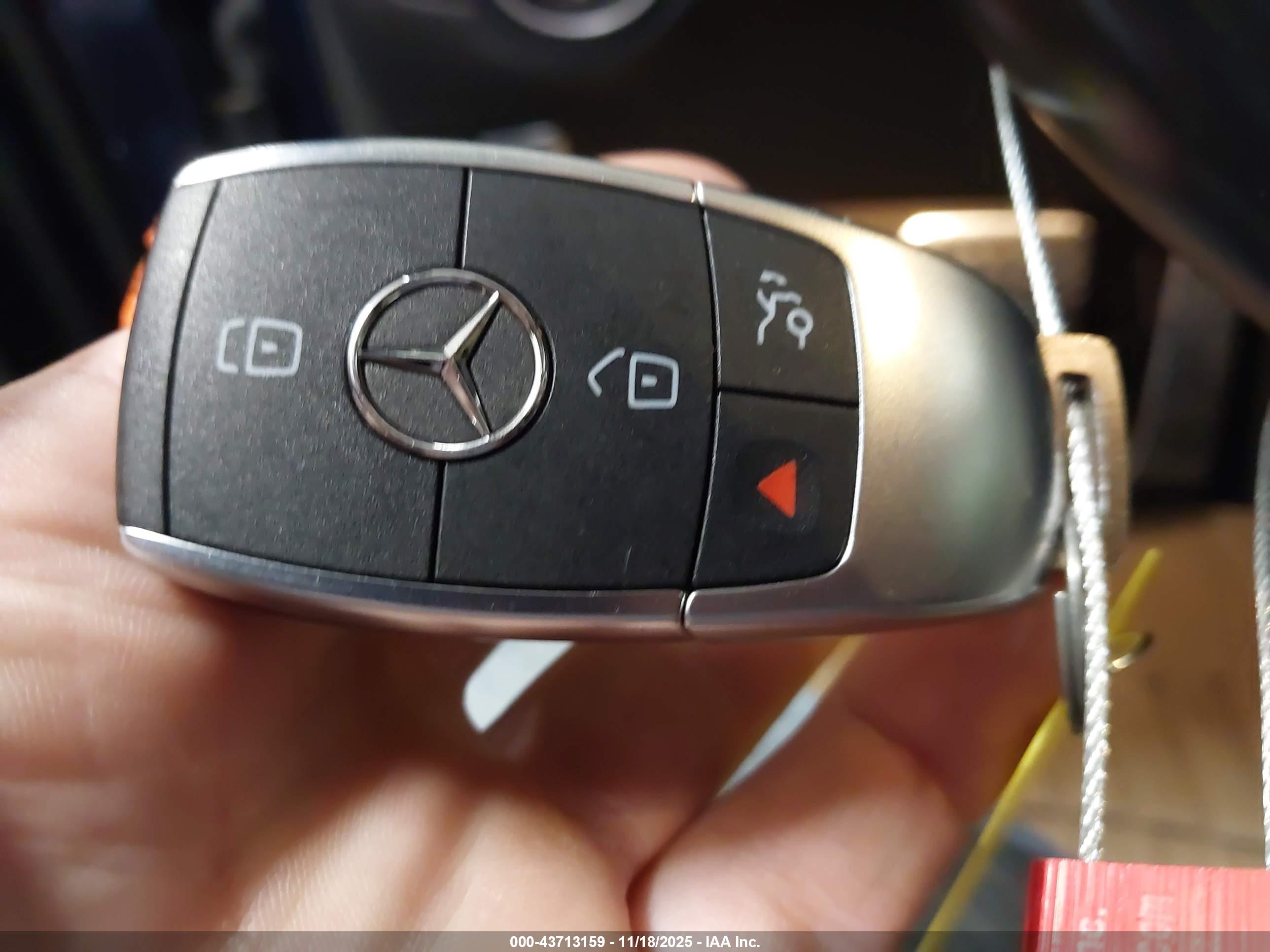 MERCEDES-BENZ C image 11