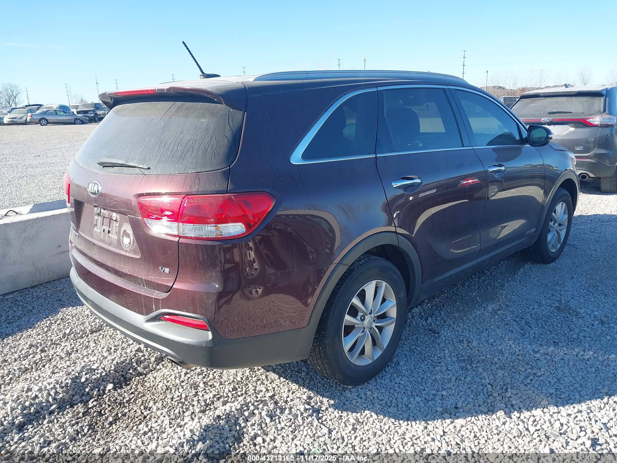KIA SORENTO image 4