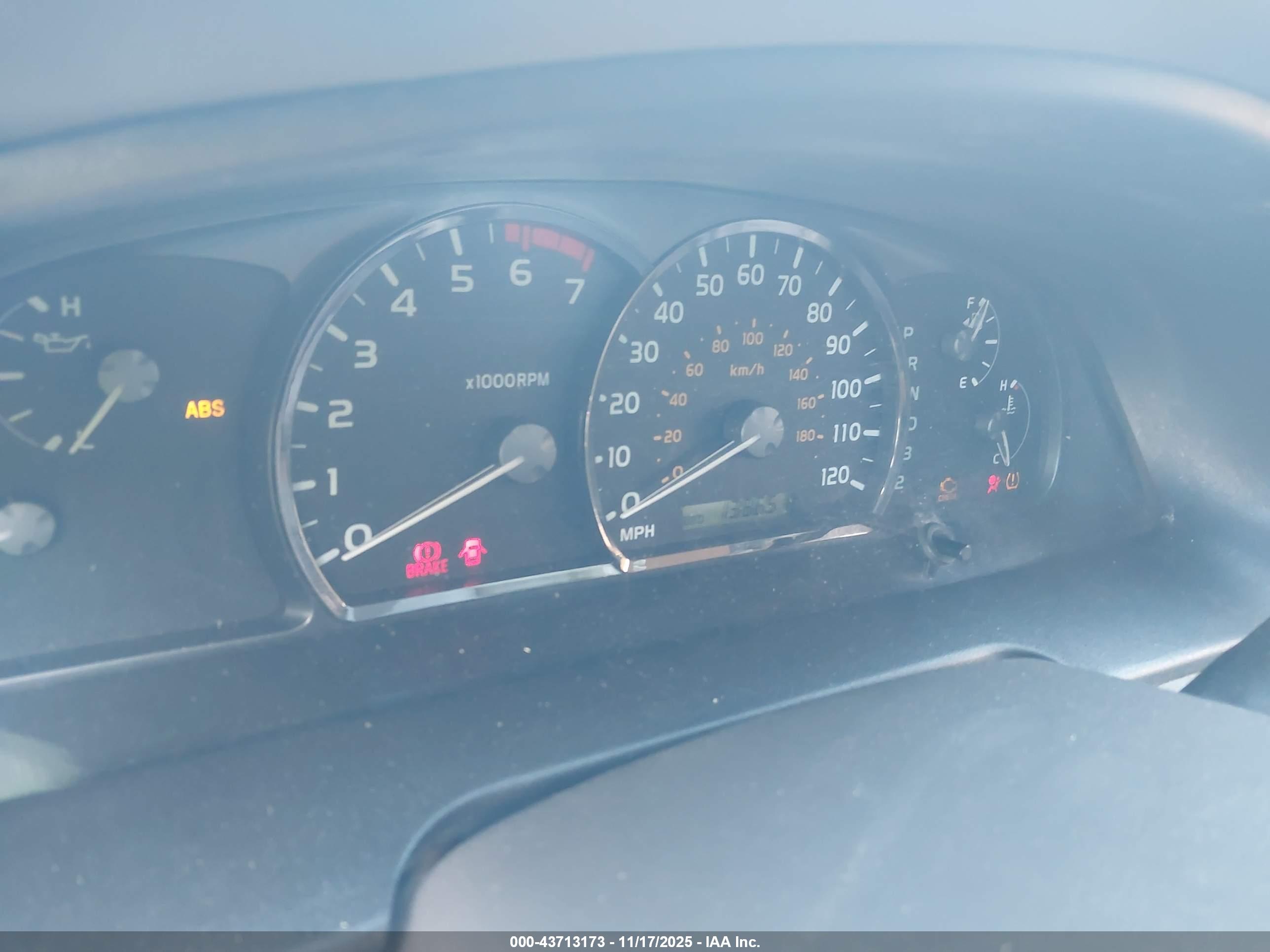 TOYOTA SEQUOIA image 7