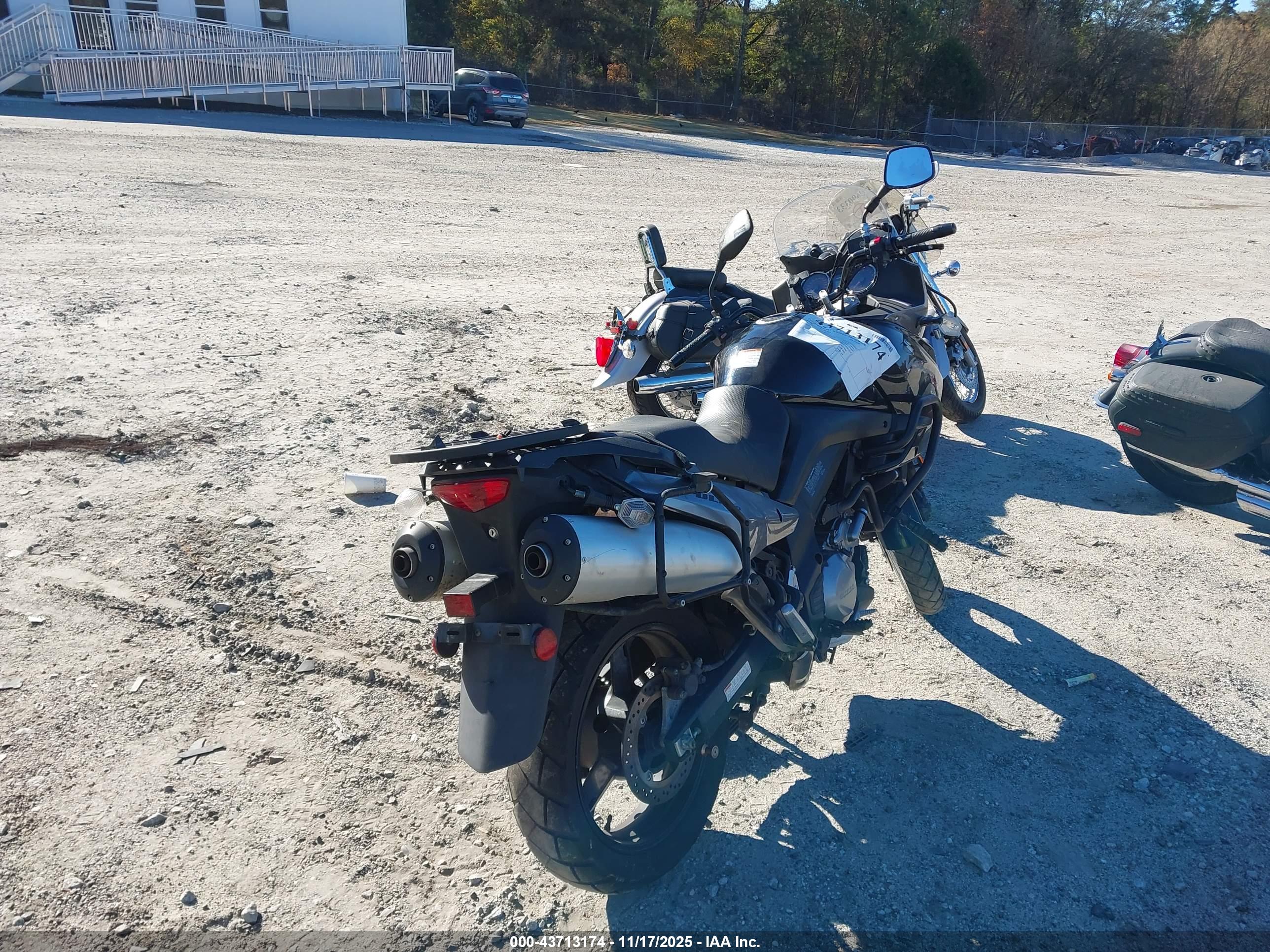 SUZUKI DL1000 image 4