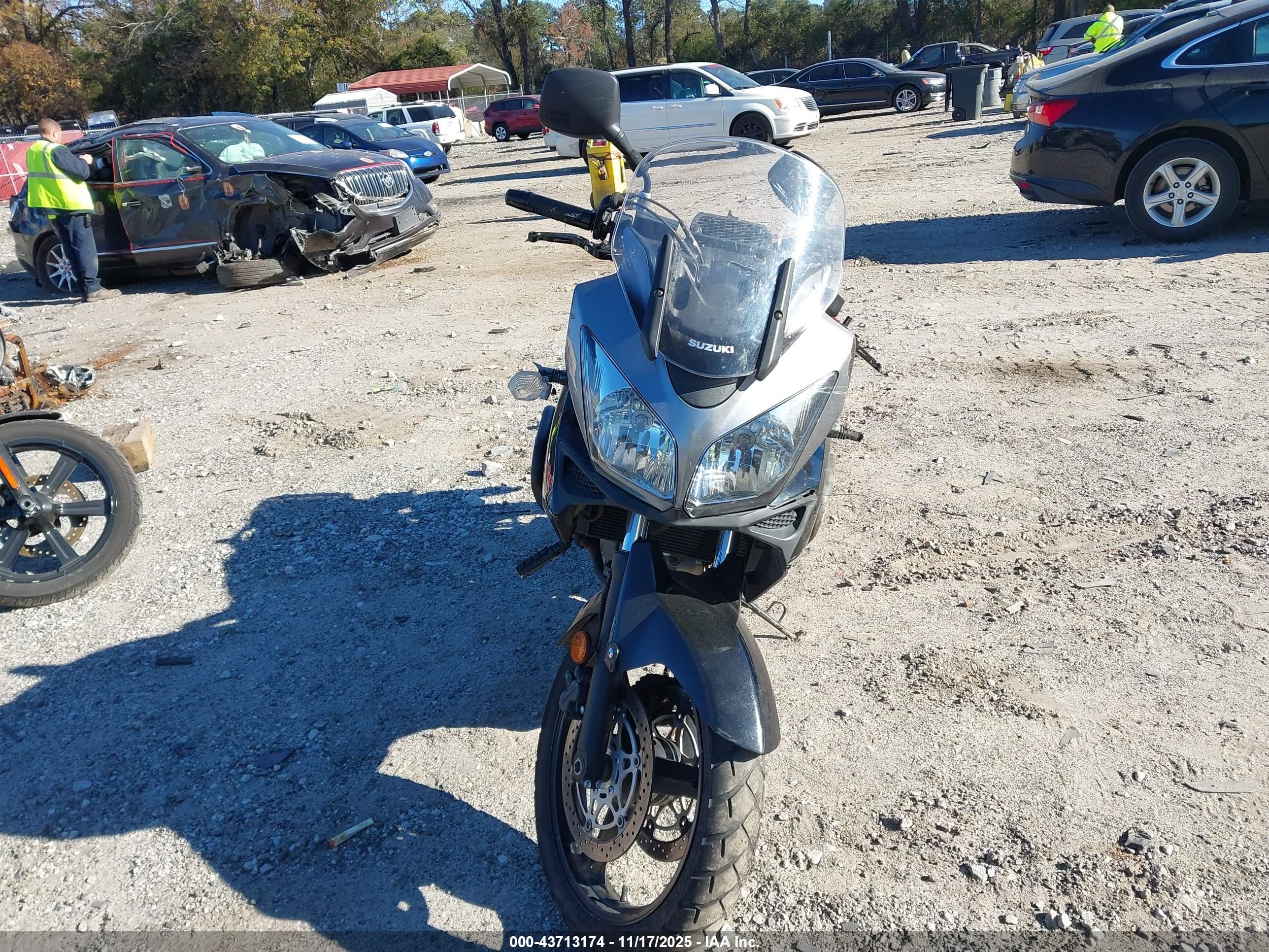 SUZUKI DL1000 image 5