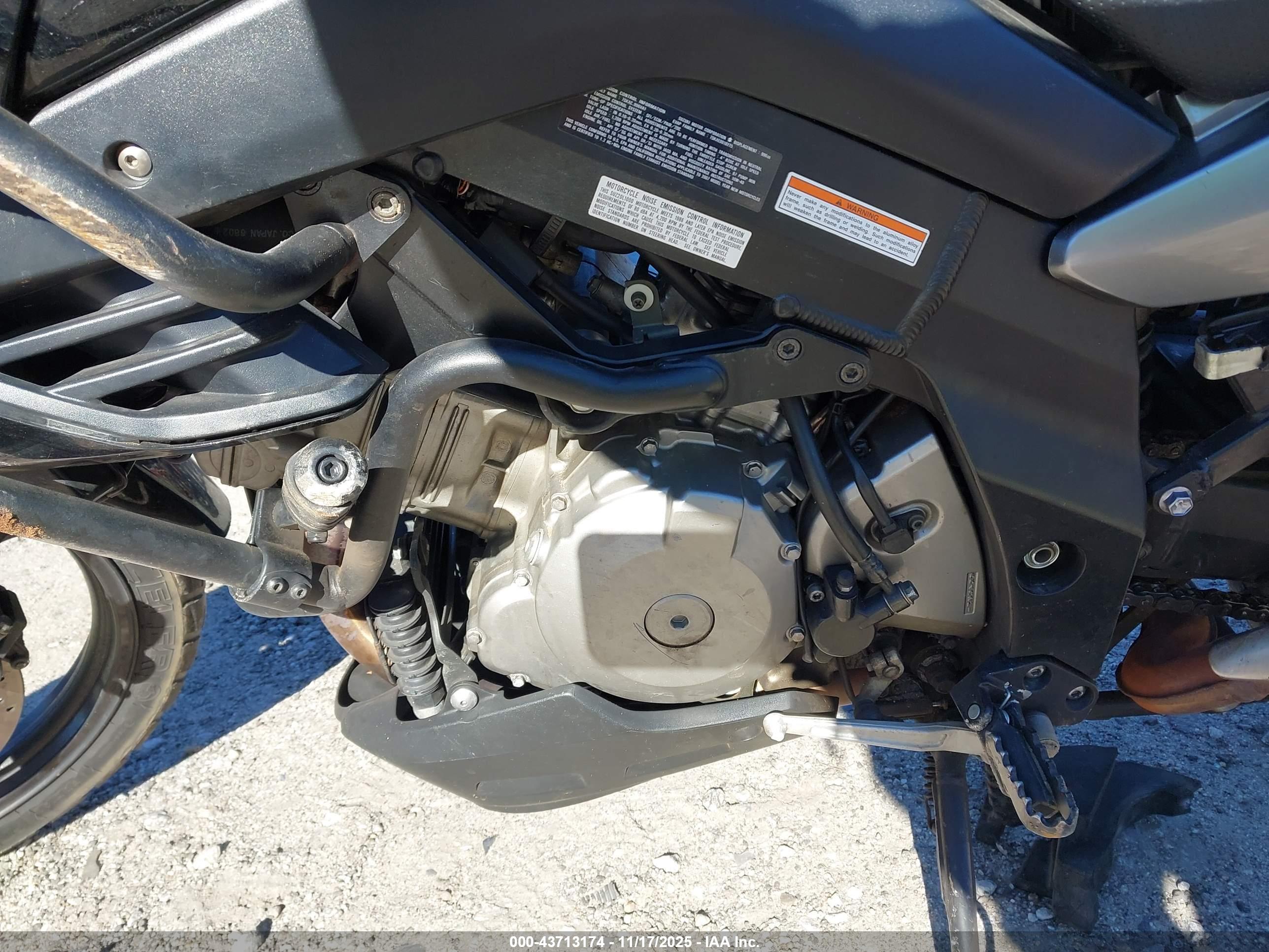 SUZUKI DL1000 image 9
