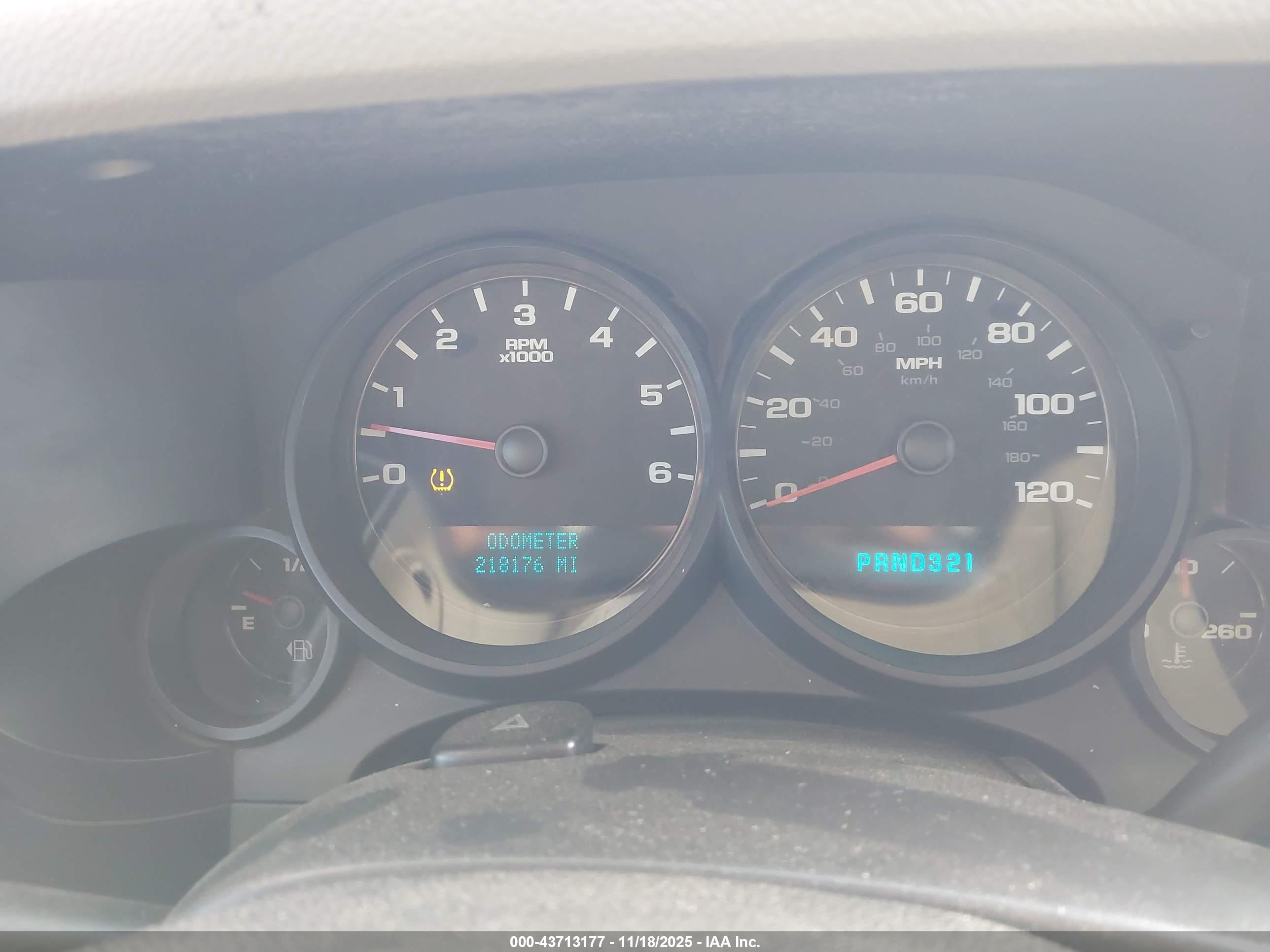 CHEVROLET SILVERADO image 7