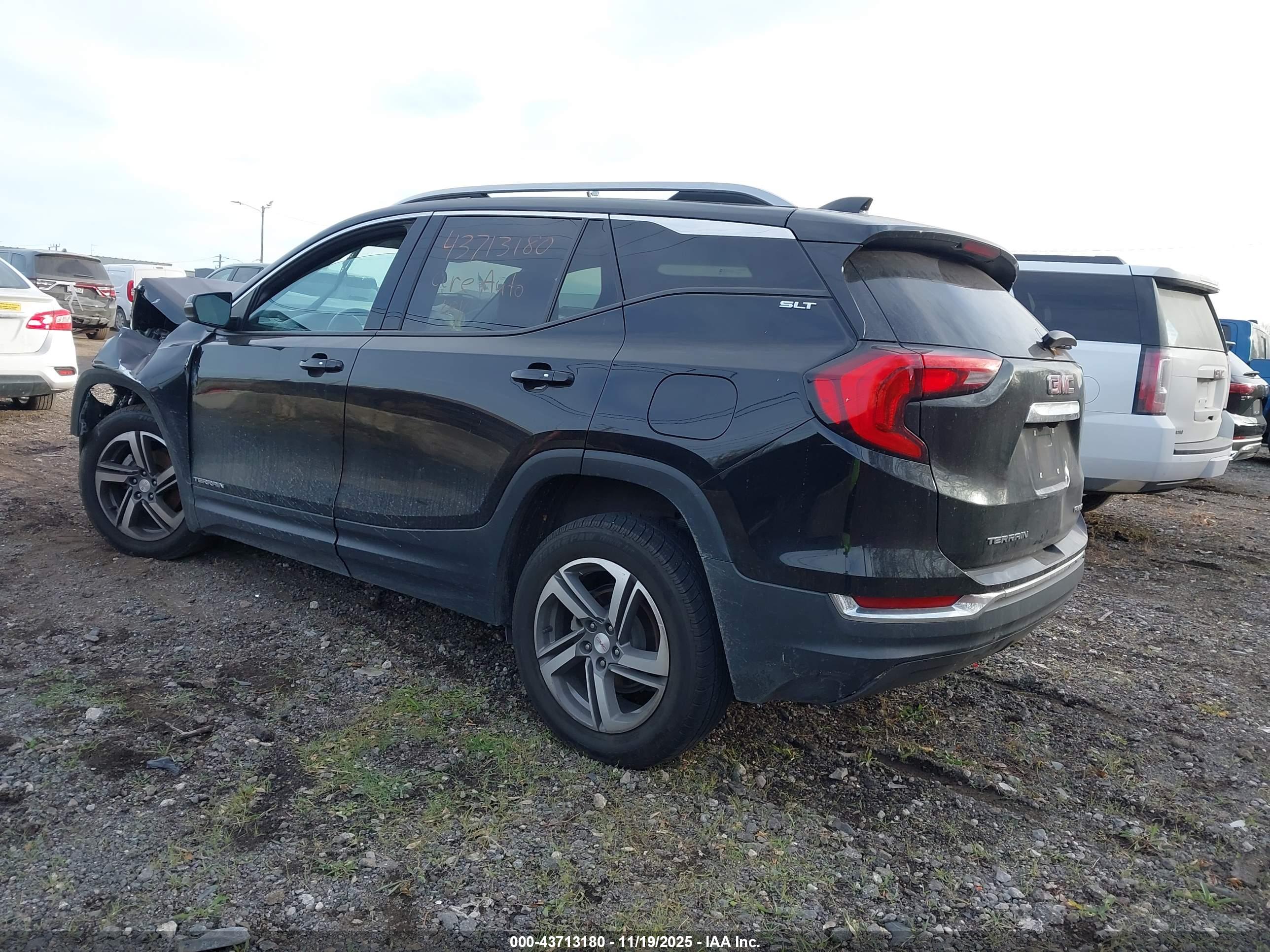 GMC TERRAIN image 3