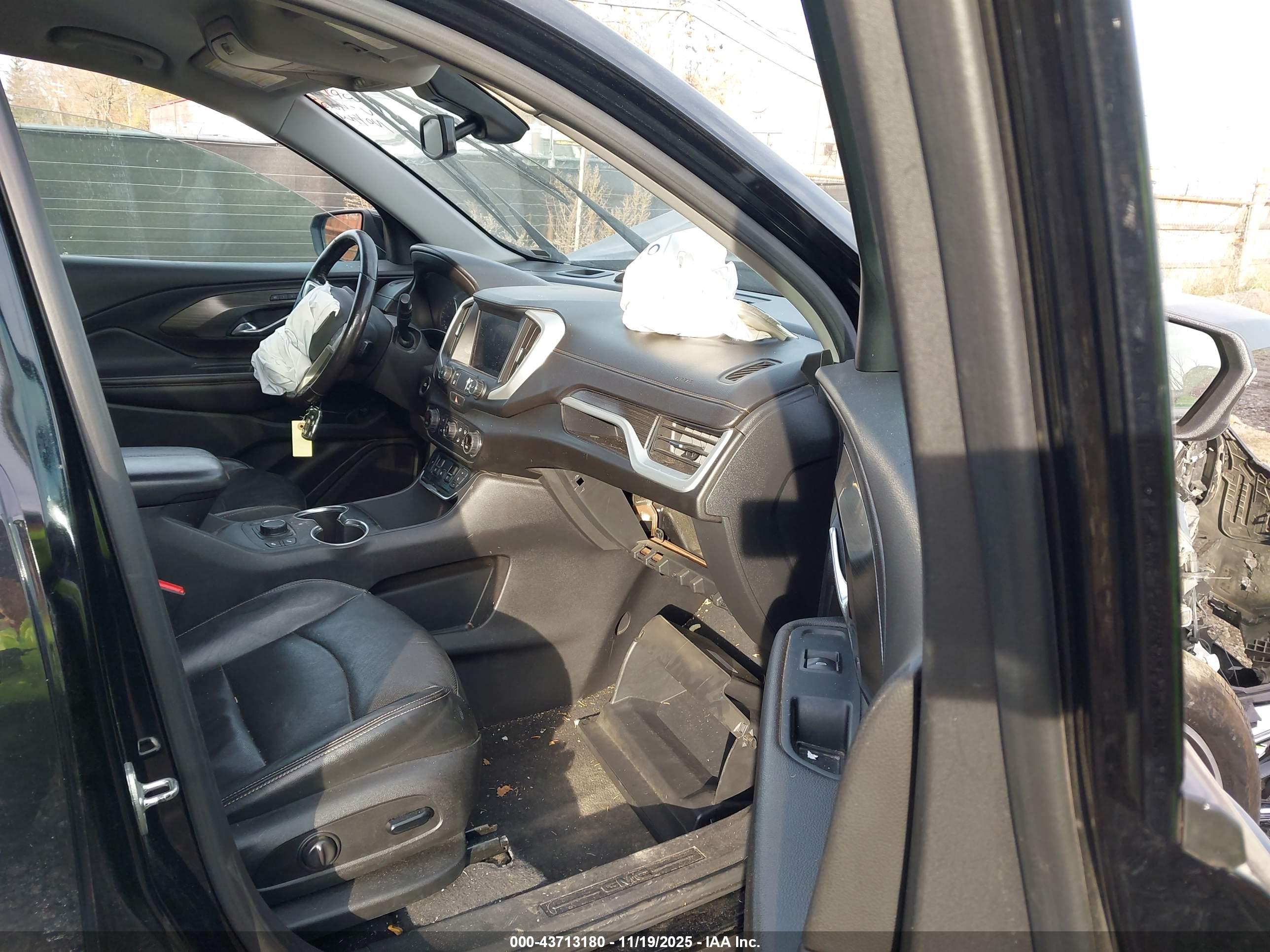 GMC TERRAIN image 5