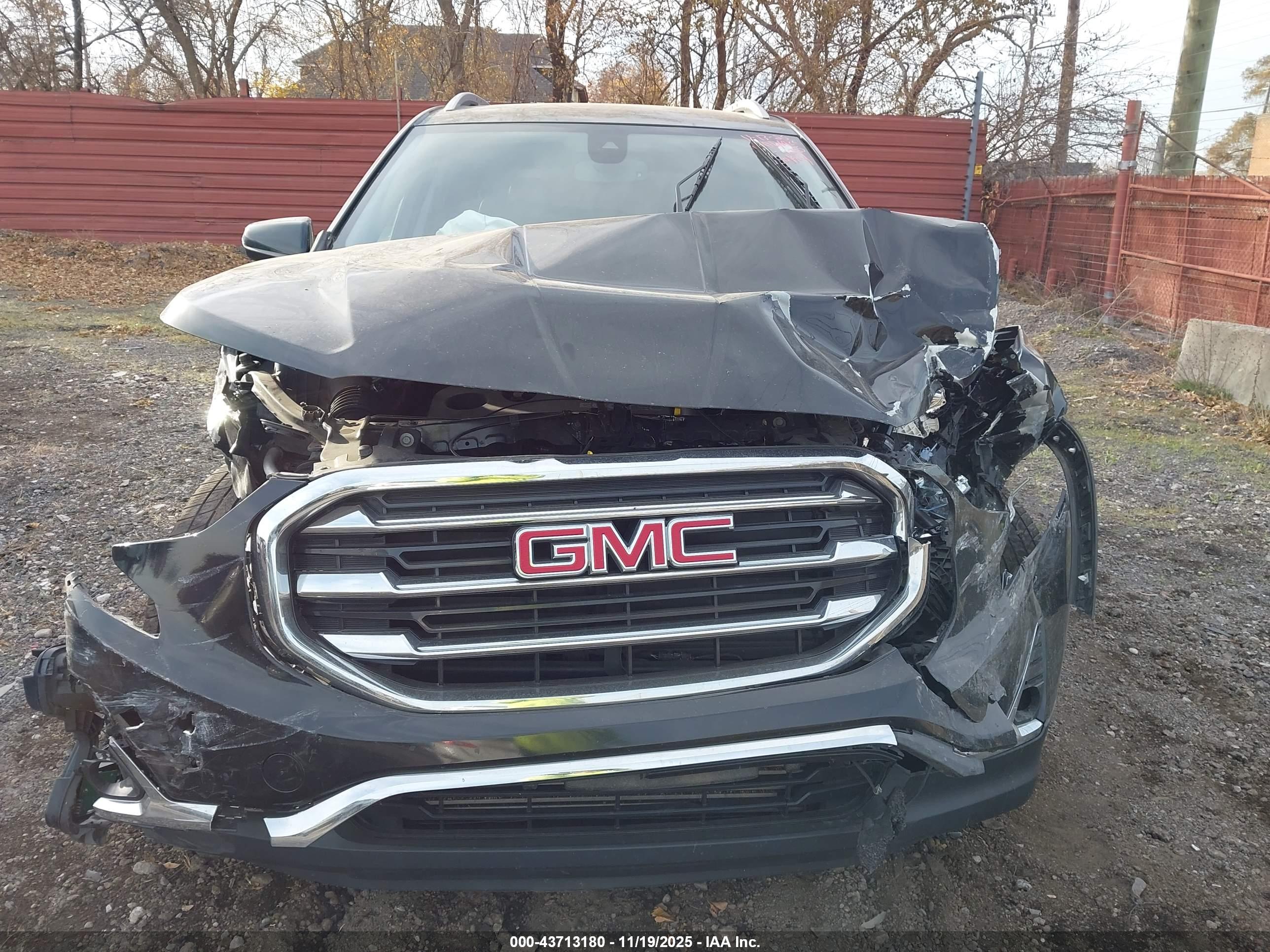 GMC TERRAIN image 6