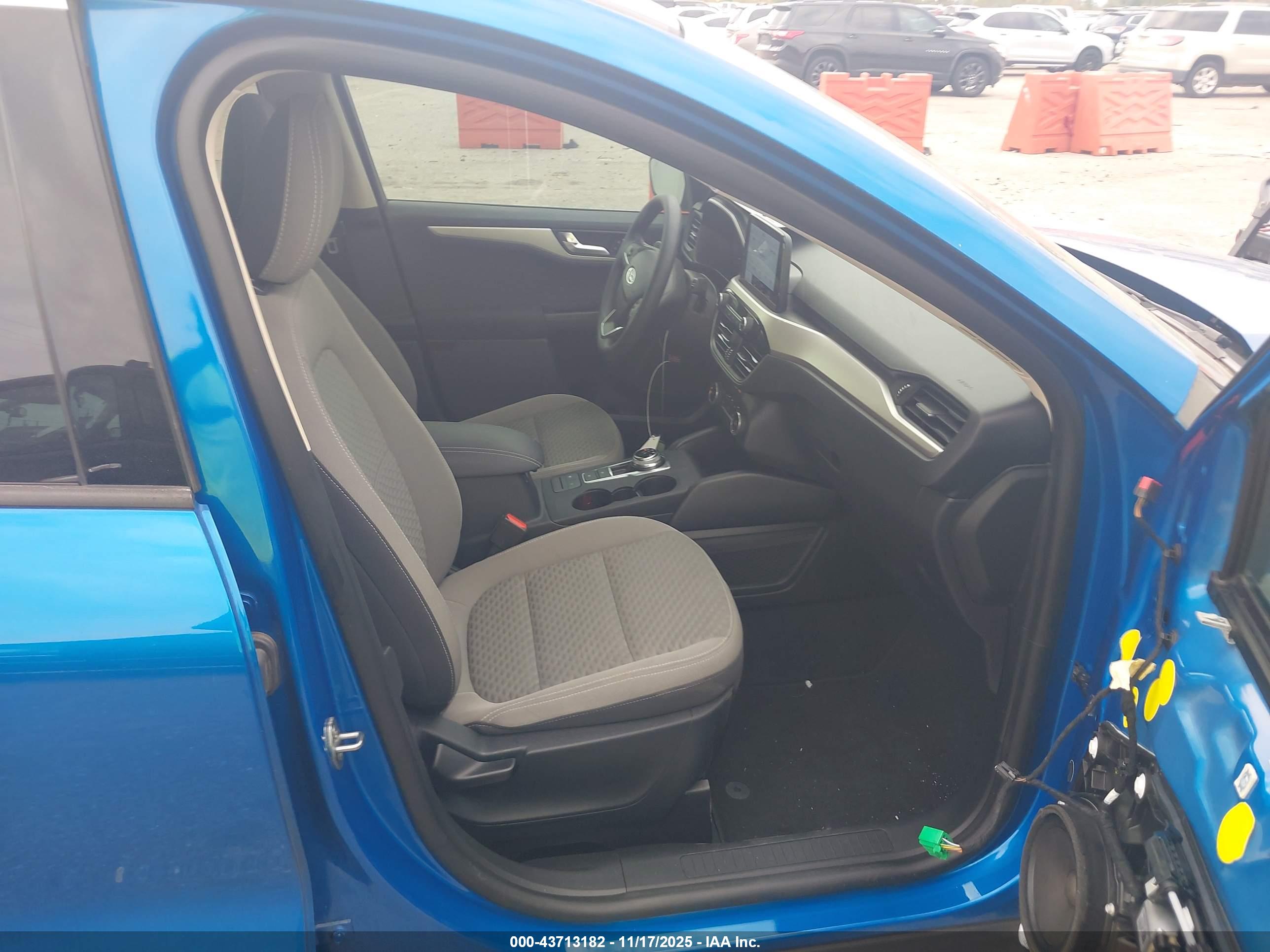 FORD ESCAPE image 5