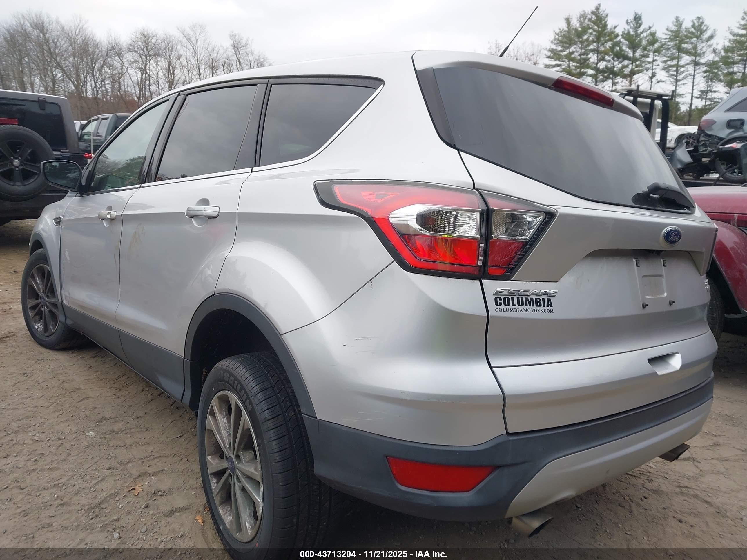 FORD ESCAPE image 3