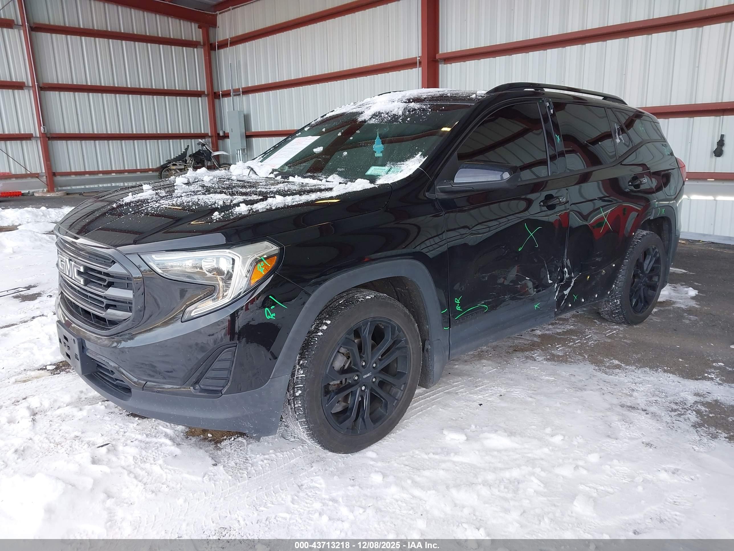 GMC TERRAIN image 2