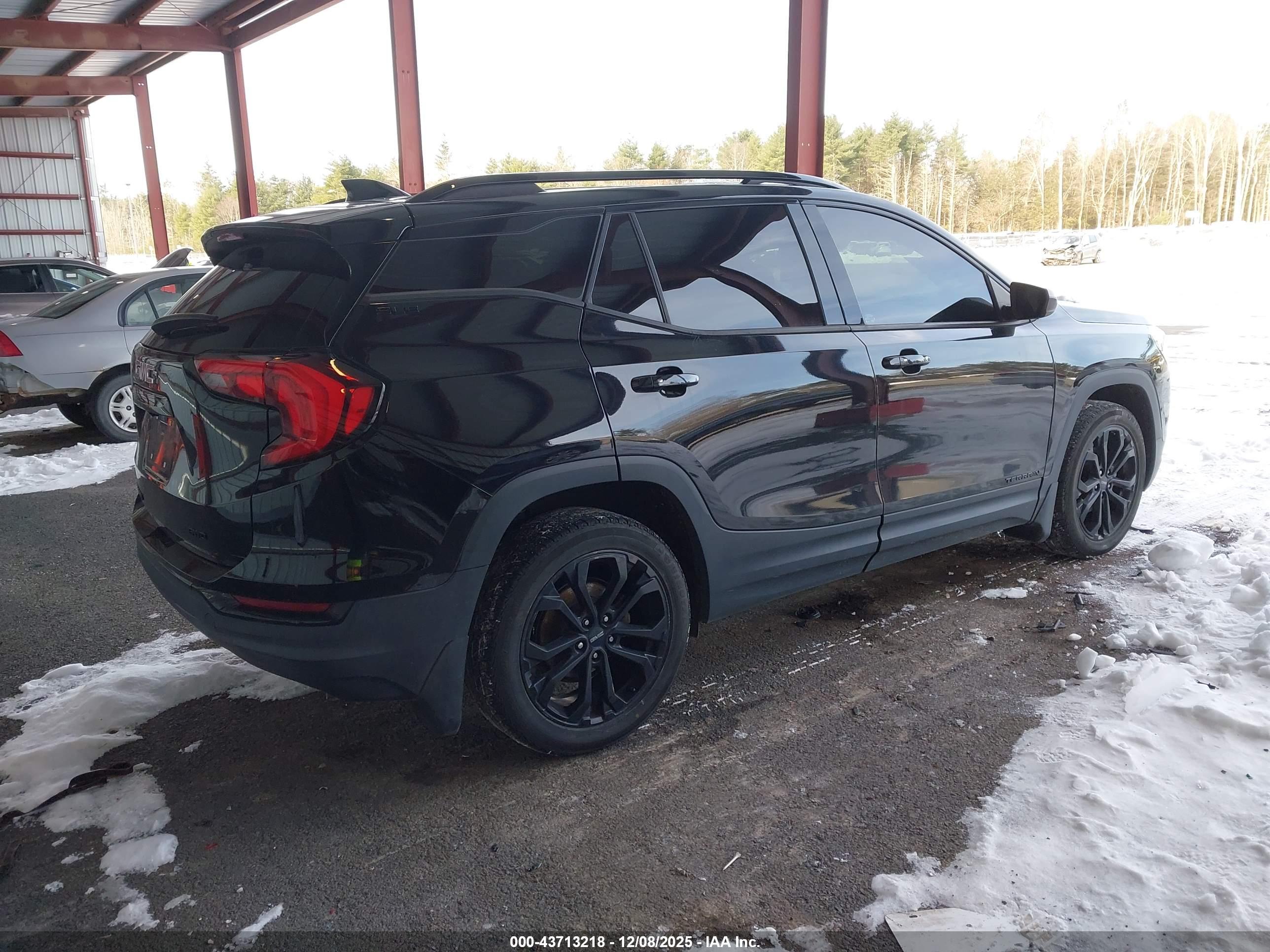 GMC TERRAIN image 4