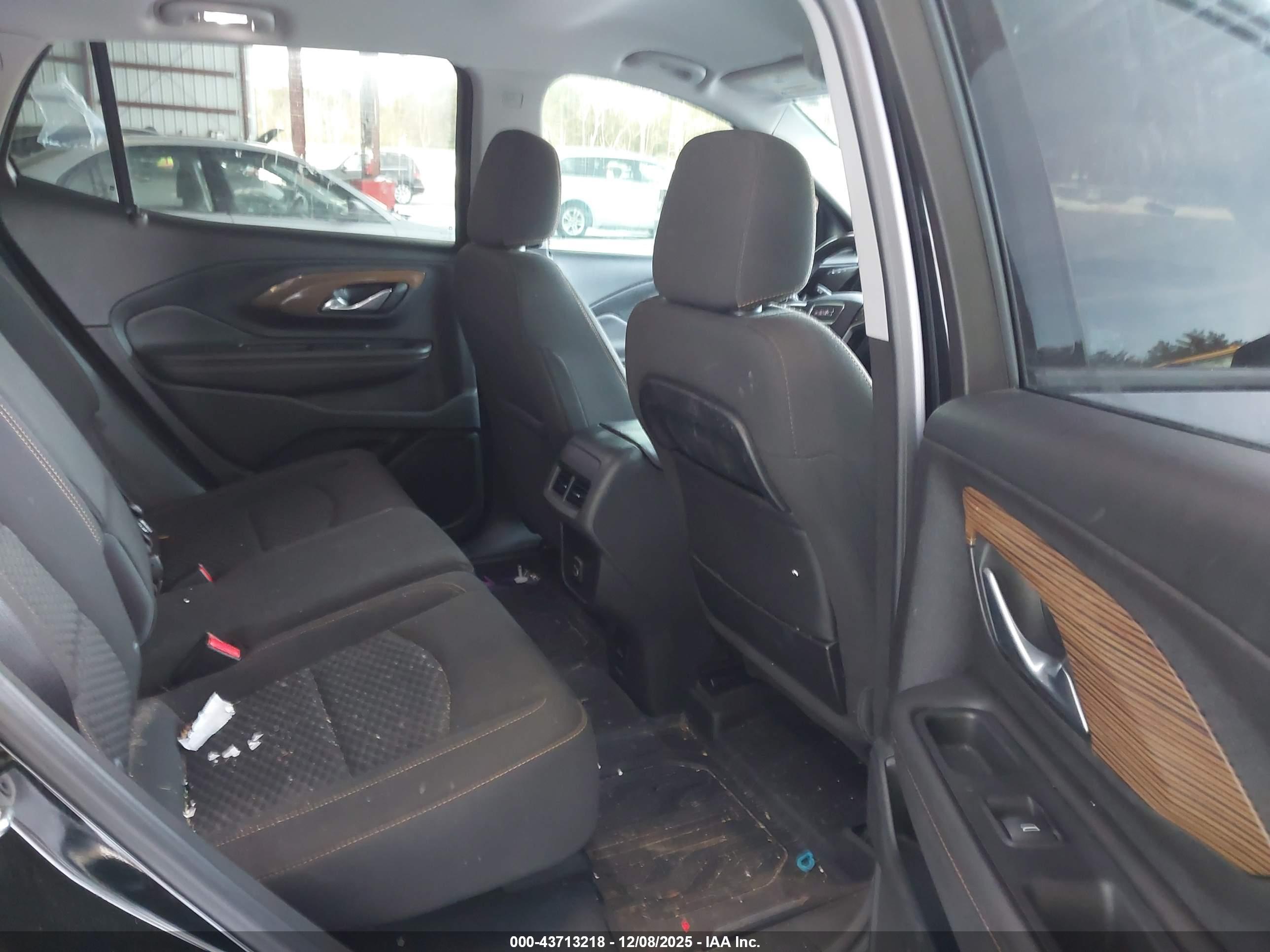 GMC TERRAIN image 8