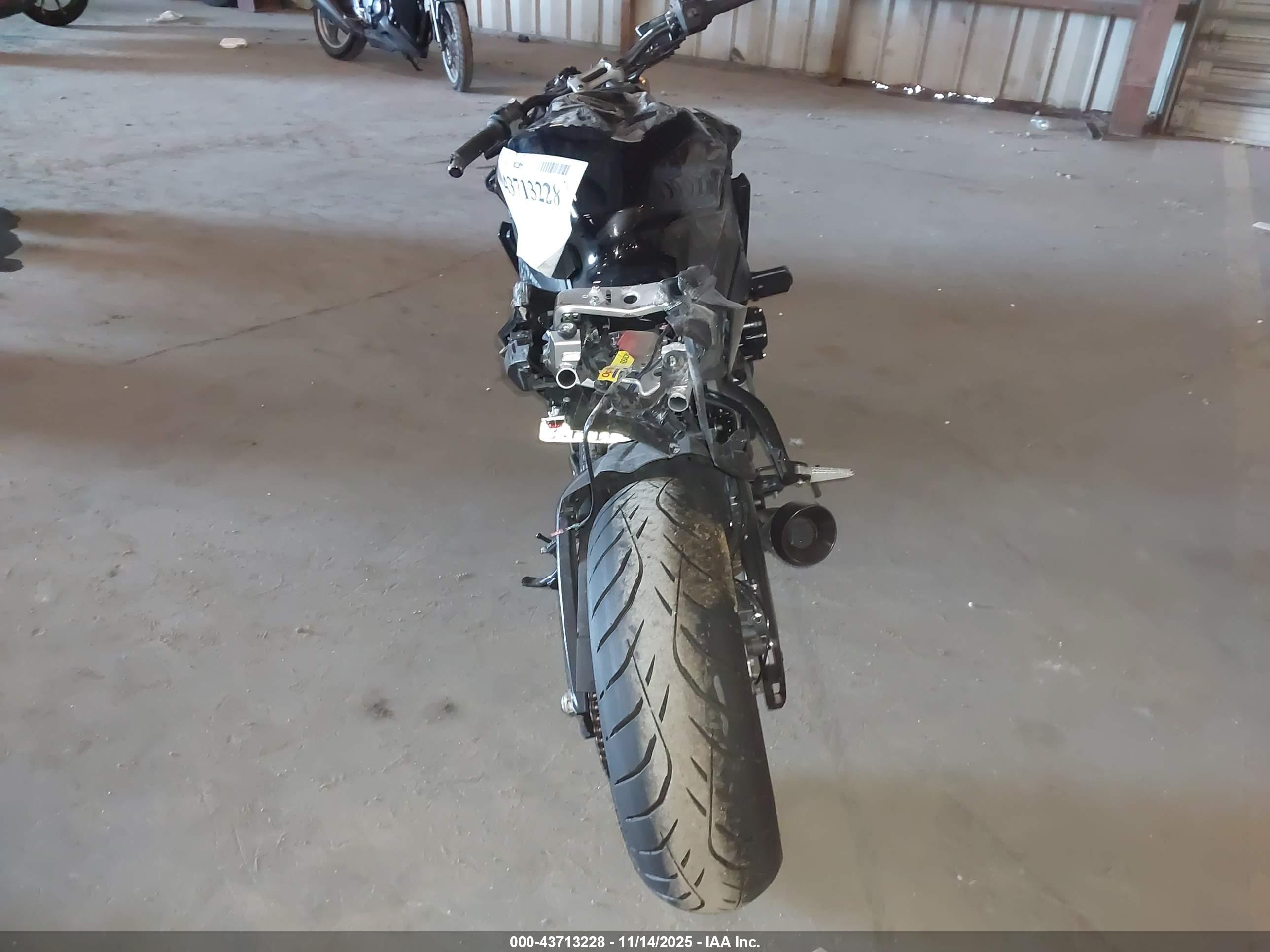 SUZUKI GSX-S1000 image 6